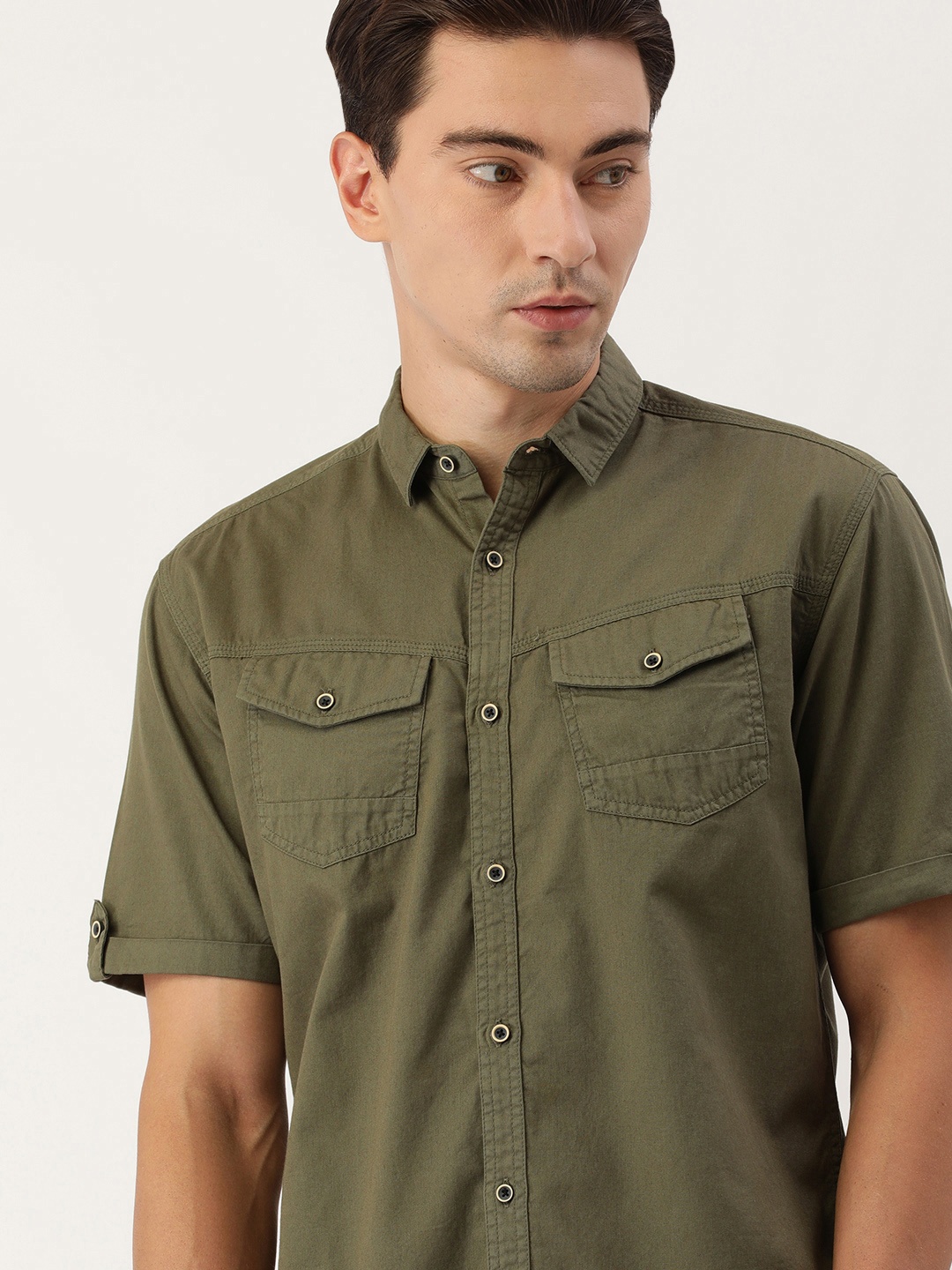 

IVOC Men Olive Green Pure Cotton Solid Standard Slim Fit Casual Shirt