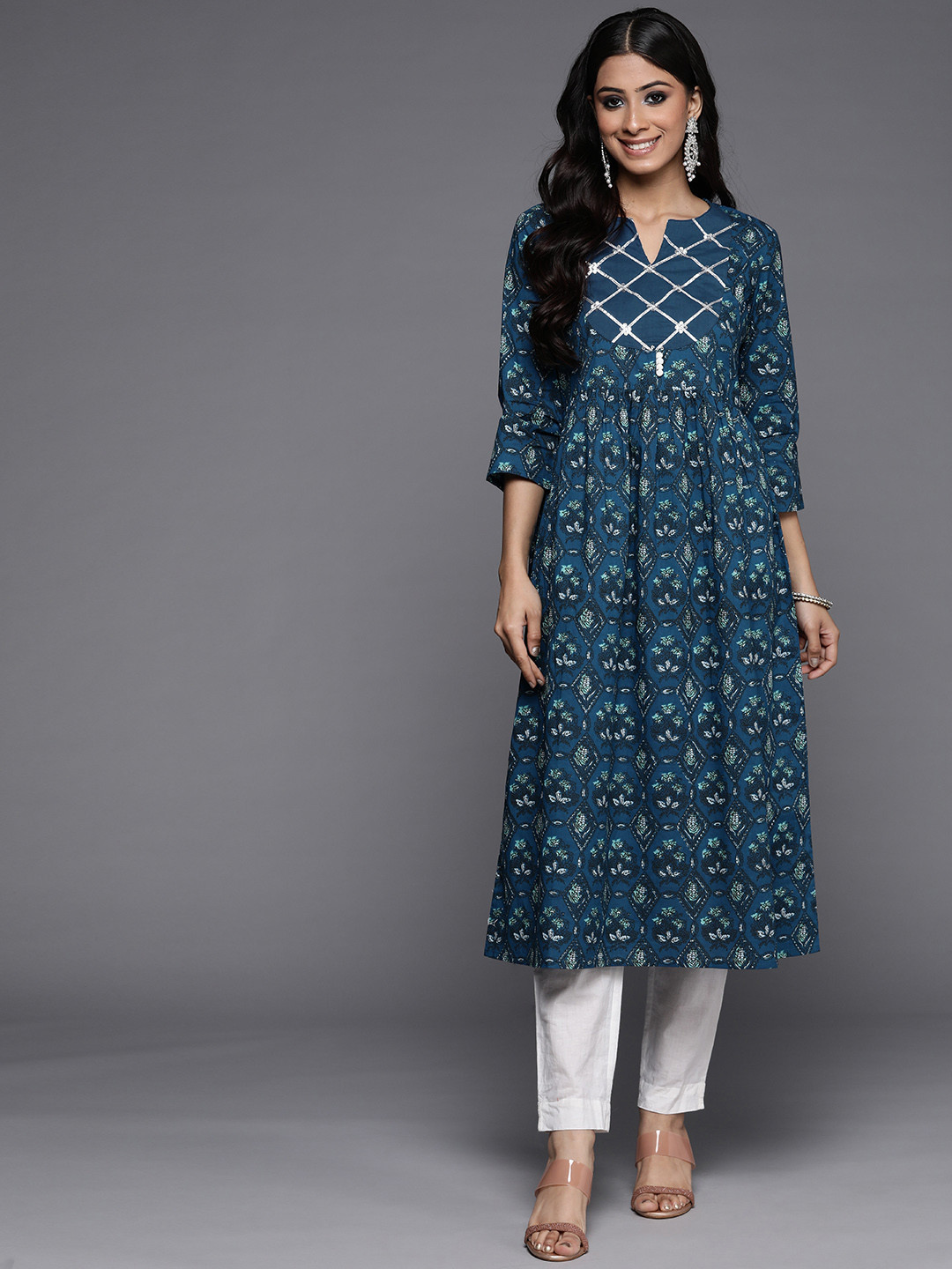 

Varanga Women Blue Floral Printed Floral Cotton Anarkali Kurta