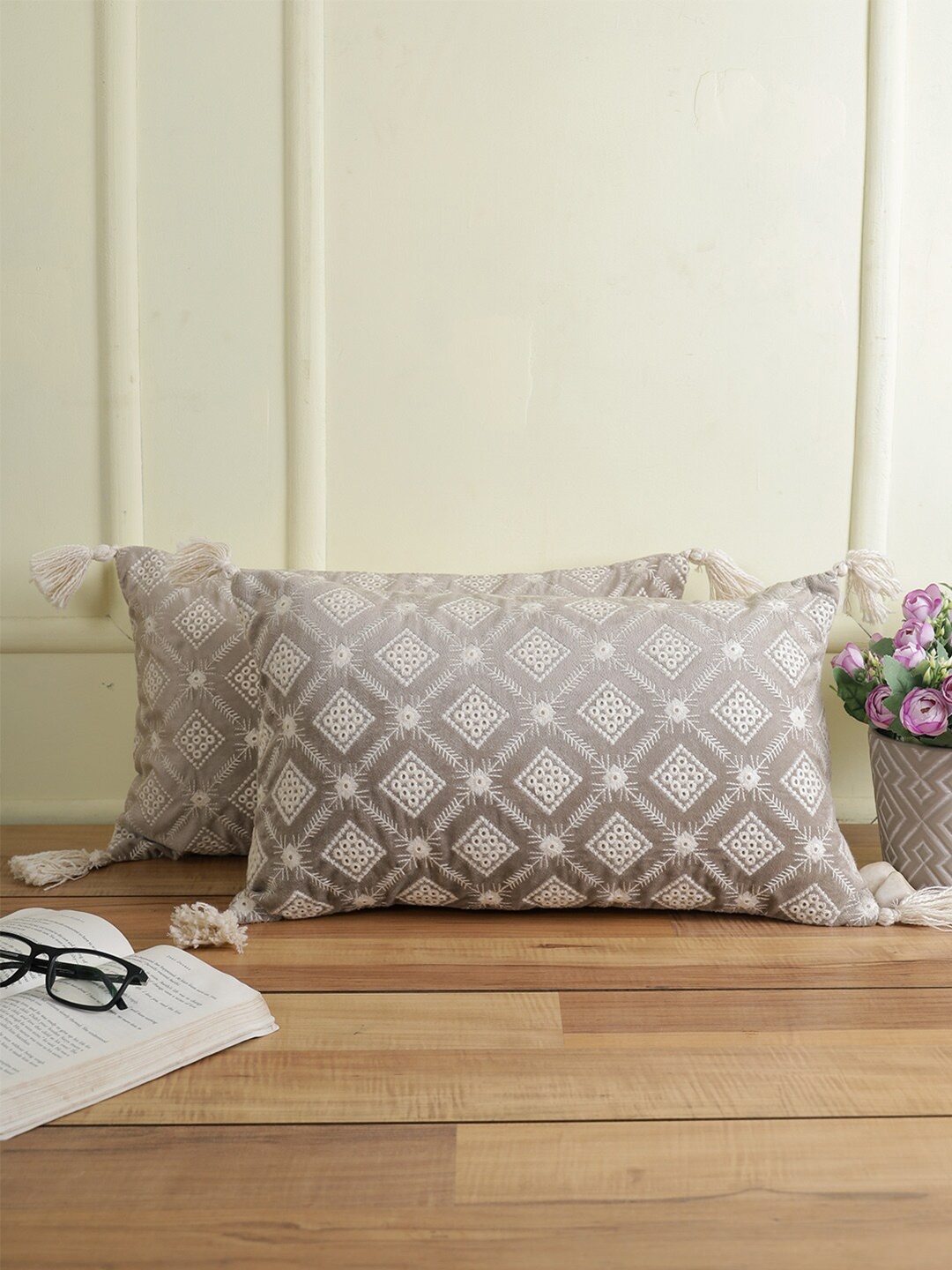 

eyda Grey & White Set of 2 Embroidered Velvet Rectangle Cushion Covers