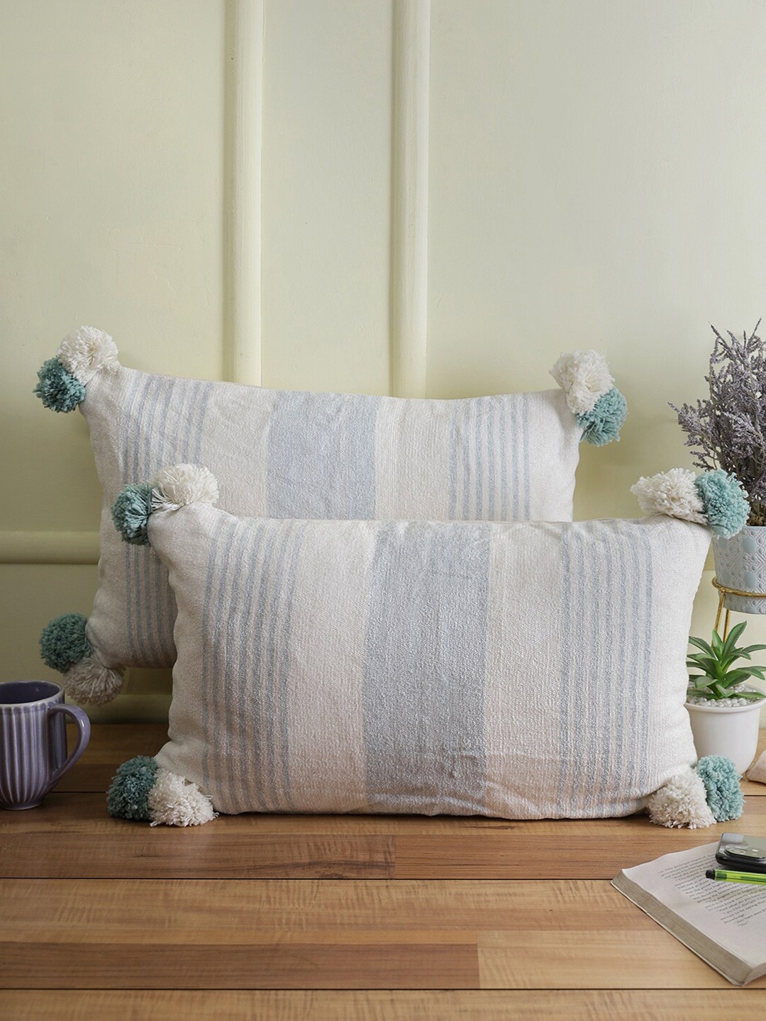 

eyda White & Blue Set of 2 Striped Rectangle Cushion Covers