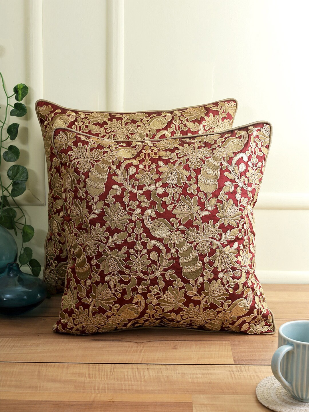 

eyda Set of 2 Red & Gold-Toned Embellished Square Cushion Covers