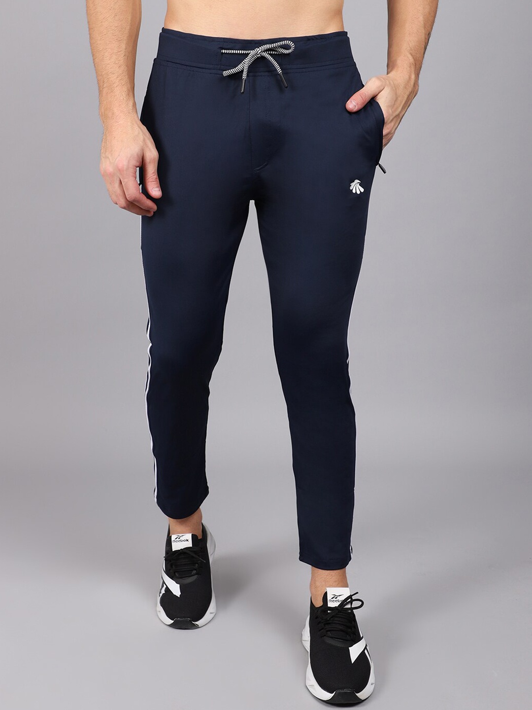 

Gallus Men Navy Blue Solid Track Pant