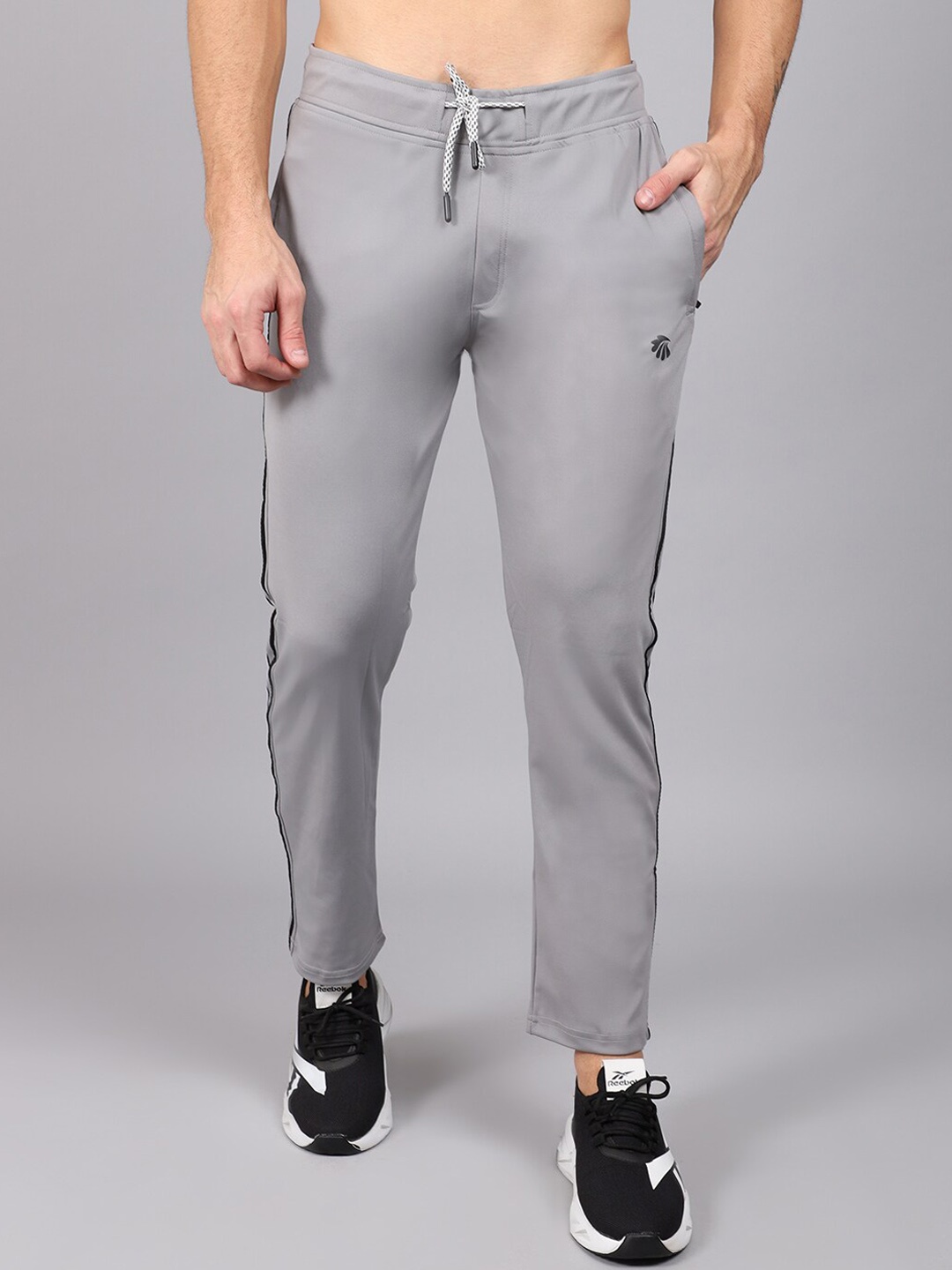

Gallus Men Grey Solid Track Pants