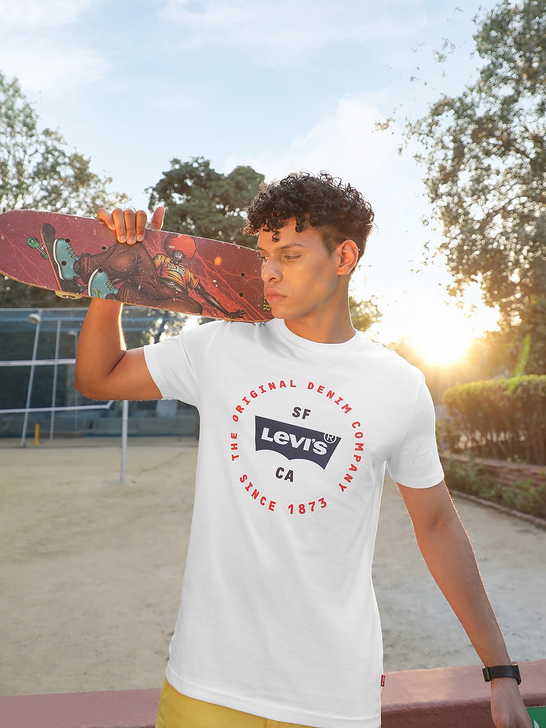 

Levis Men White Brand Logo Printed Pure Cotton T-shirt