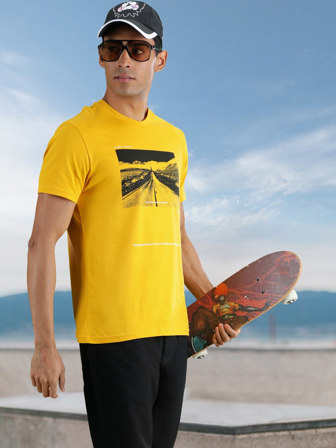 

Levis Men Yellow & Black Printed Pure Cotton T-shirt