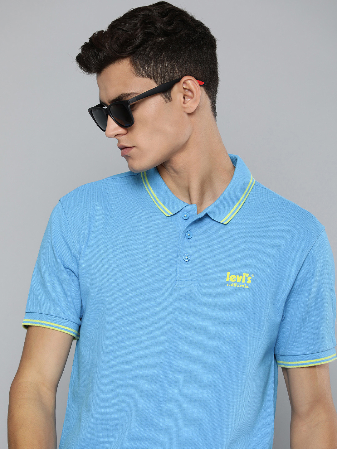 

Levis Men Blue Solid Pure Cotton Polo Collar T-shirt