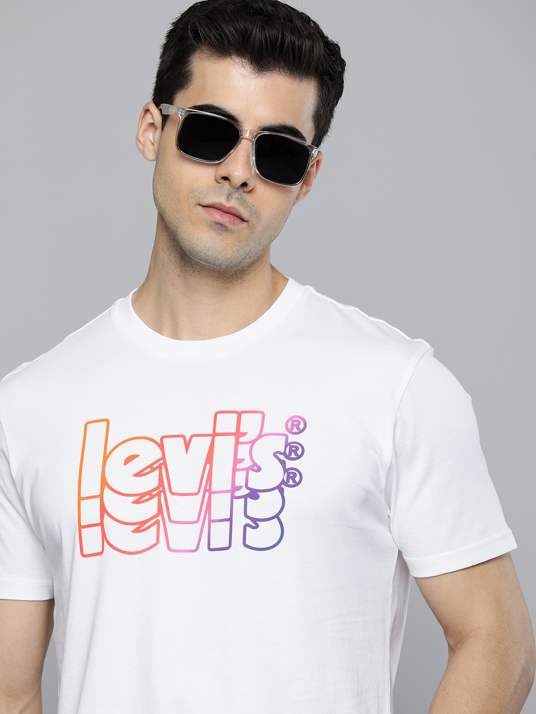 

Levis Men White & Pink Brand Logo Printed Pure Cotton T-shirt