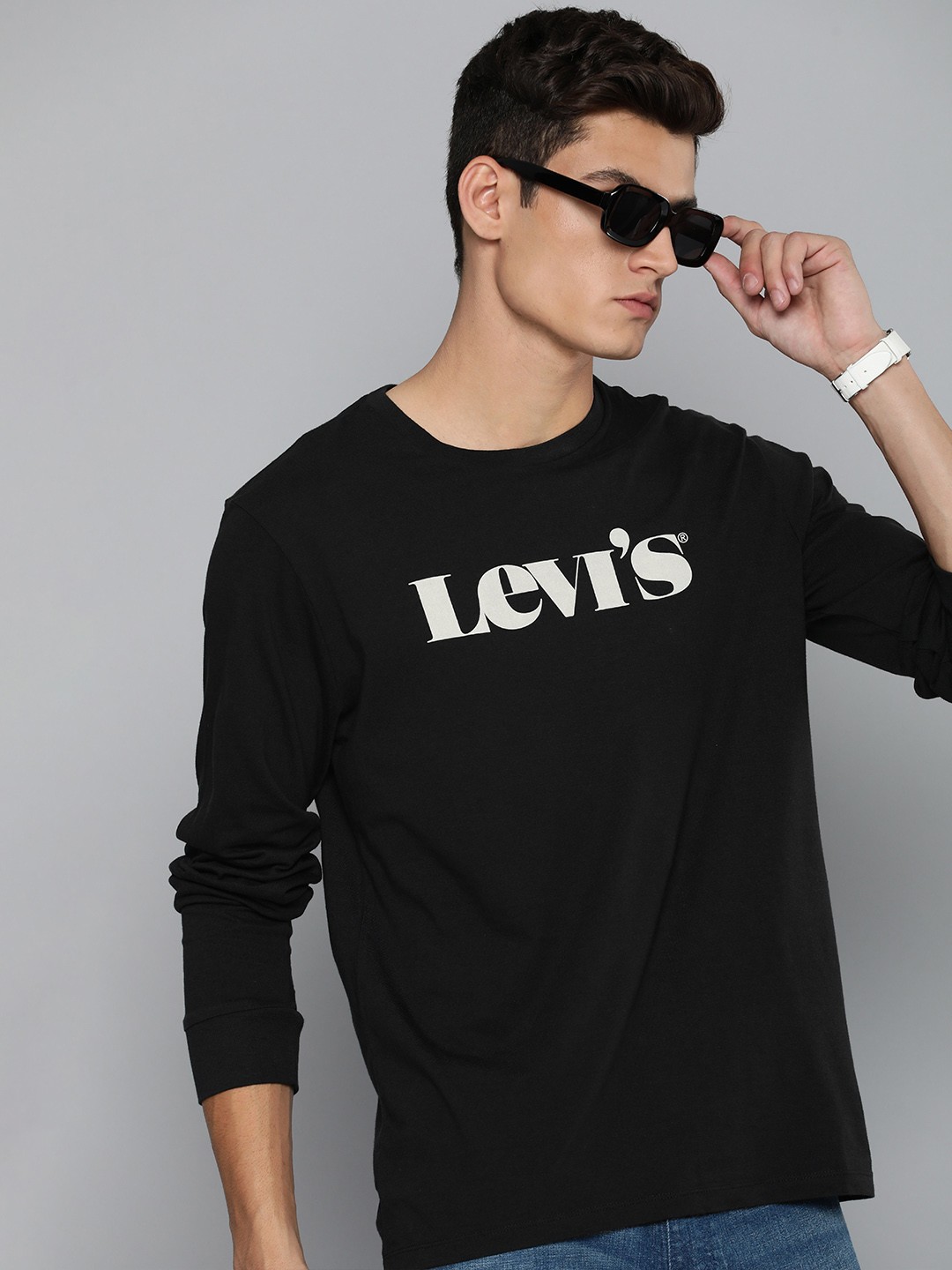 

Levis Men Black & Grey Printed Pure Cotton Slim Fit T-shirt