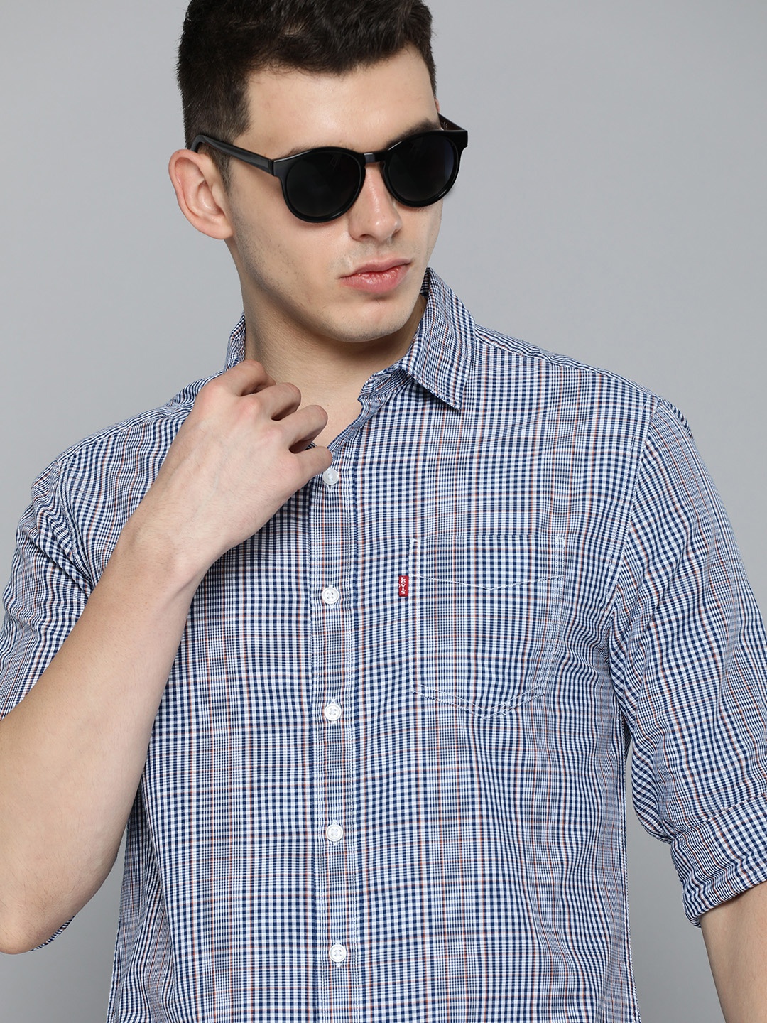 

Levis Men Navy Blue & White Slim Fit Checked Pure Cotton Casual Shirt