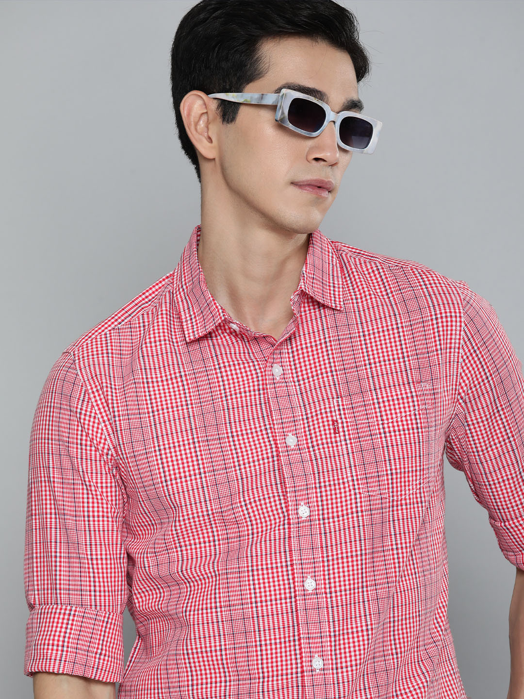 

Levis Men Red Slim Fit Checked Pure Cotton Casual Shirt