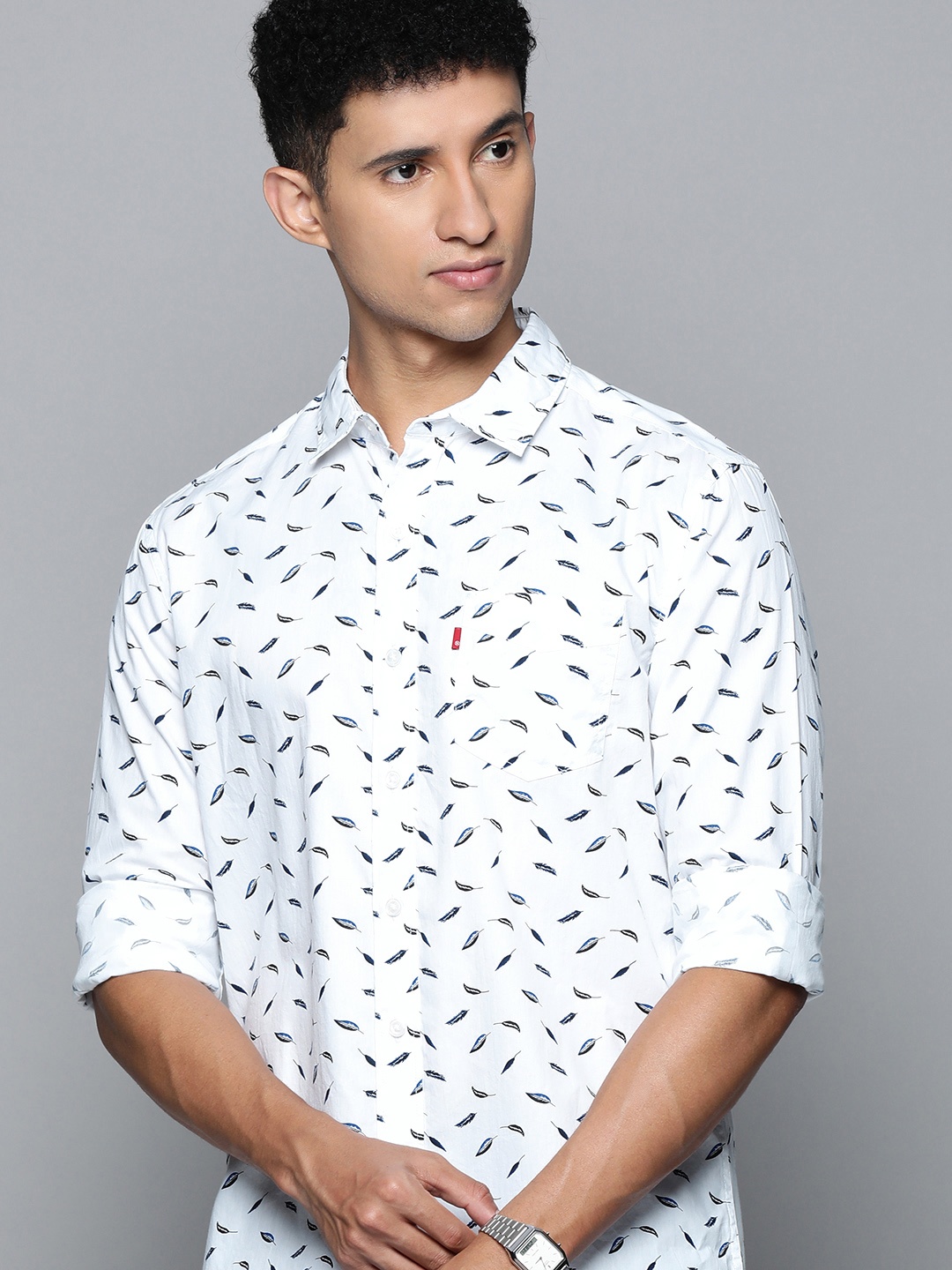 

Levis Men White Slim Fit Floral Printed Casual Shirt