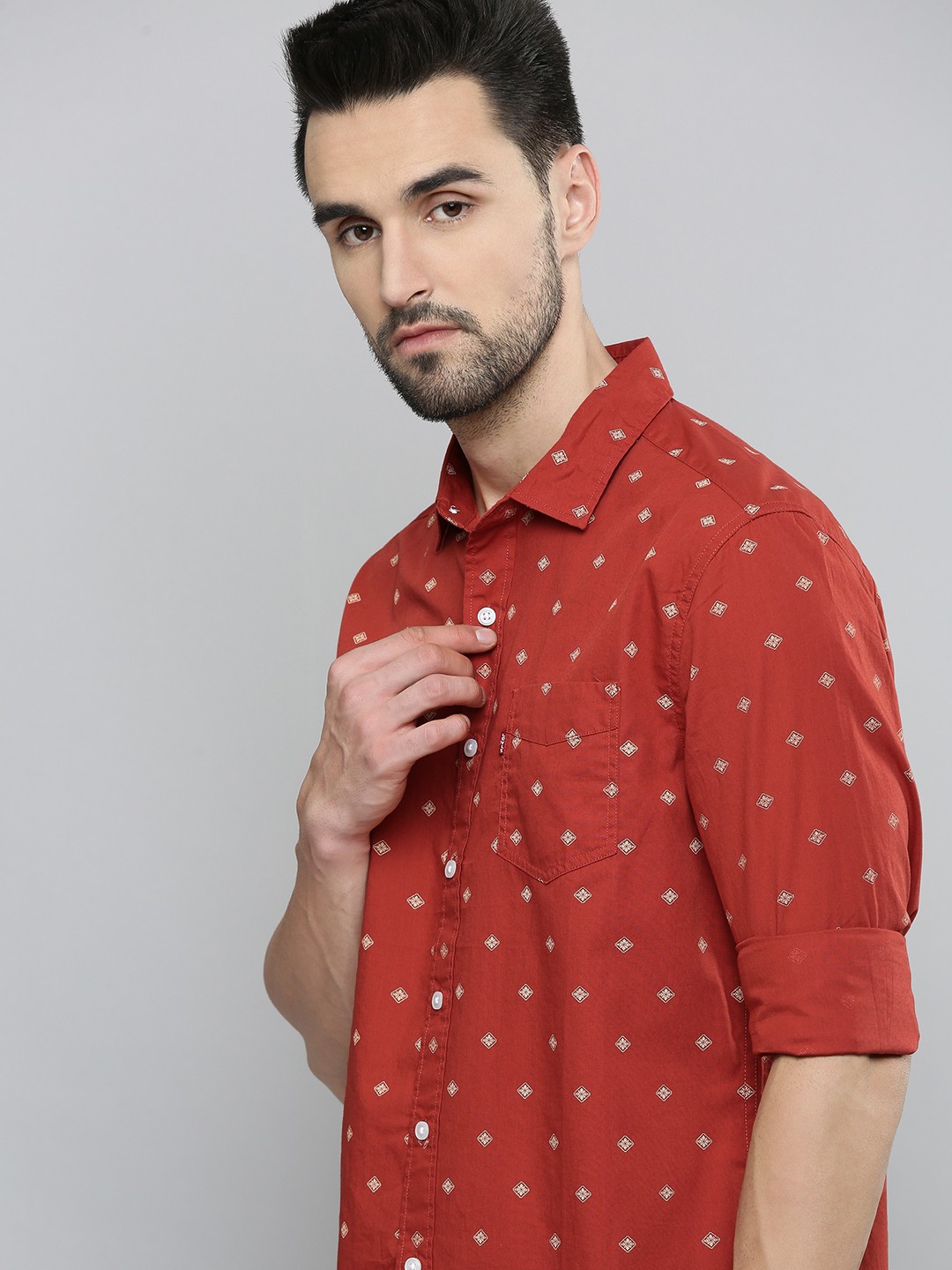 

Levis Men Red & White Slim Fit Printed Casual Shirt