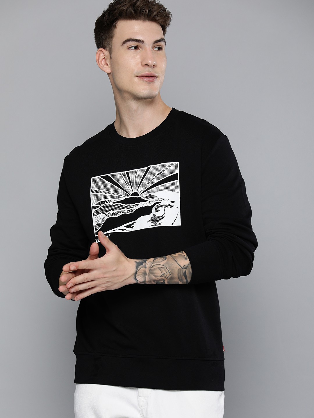 

Levis Men Black Graphic Printed Pure Cotton Pullover Sweatshirt