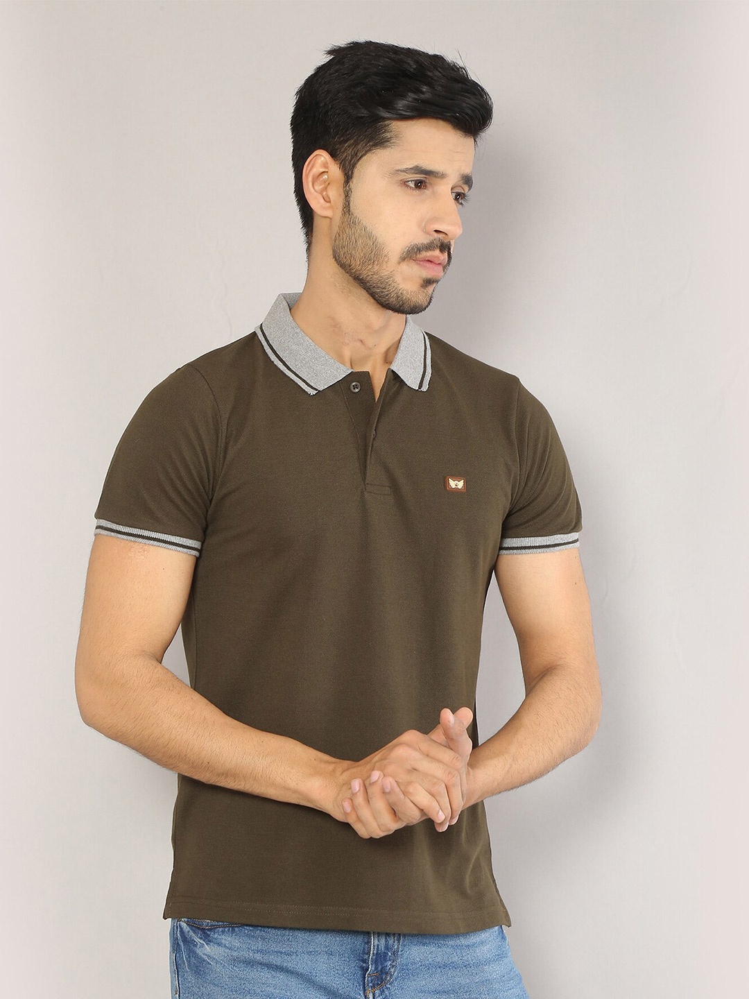 

SIAPA Men Olive Green & Grey Polo Collar T-shirt