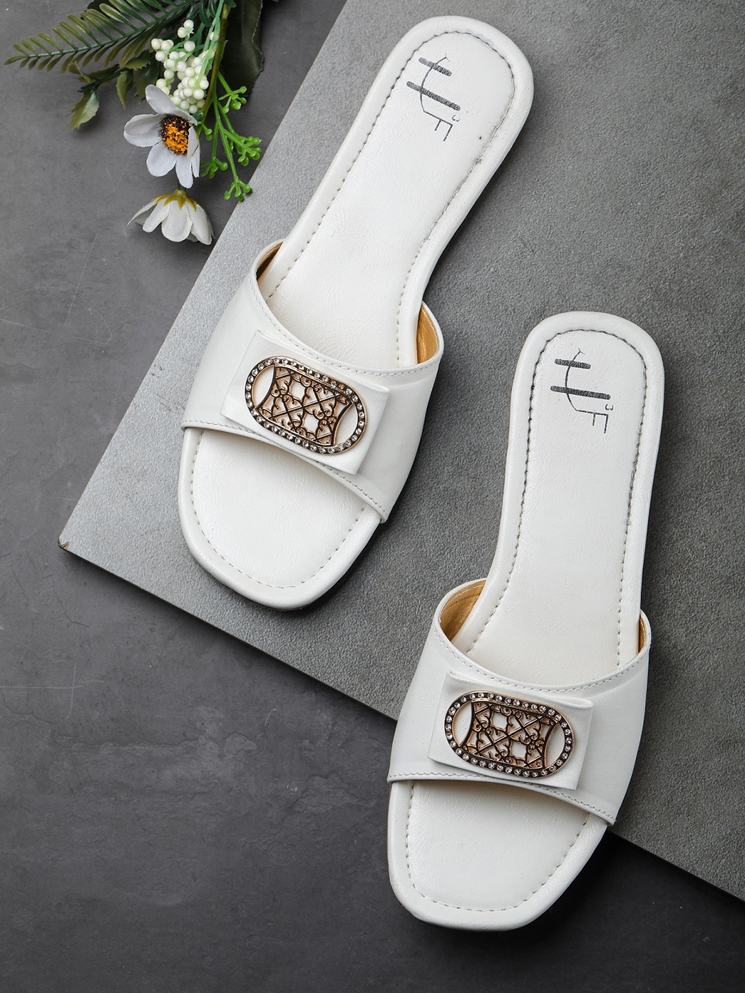 

H3F Women White Solid Open Toe Flats with Embellished Detail