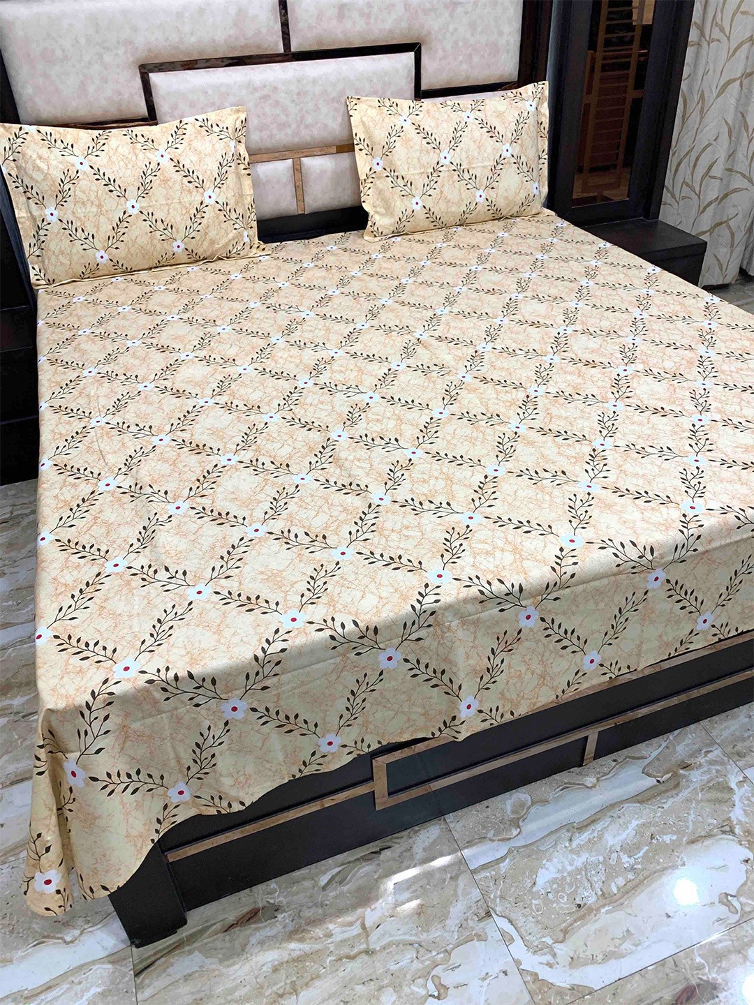 

Pure Decor Orange & Black 300 TC Pure Cotton Queen Bedsheet with 2 Pillow Covers