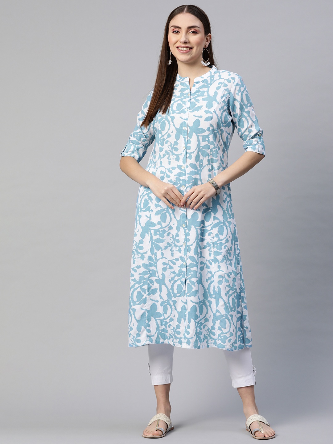 

Divena Women White & Blue Floral Printed Cotton Floral Kurta