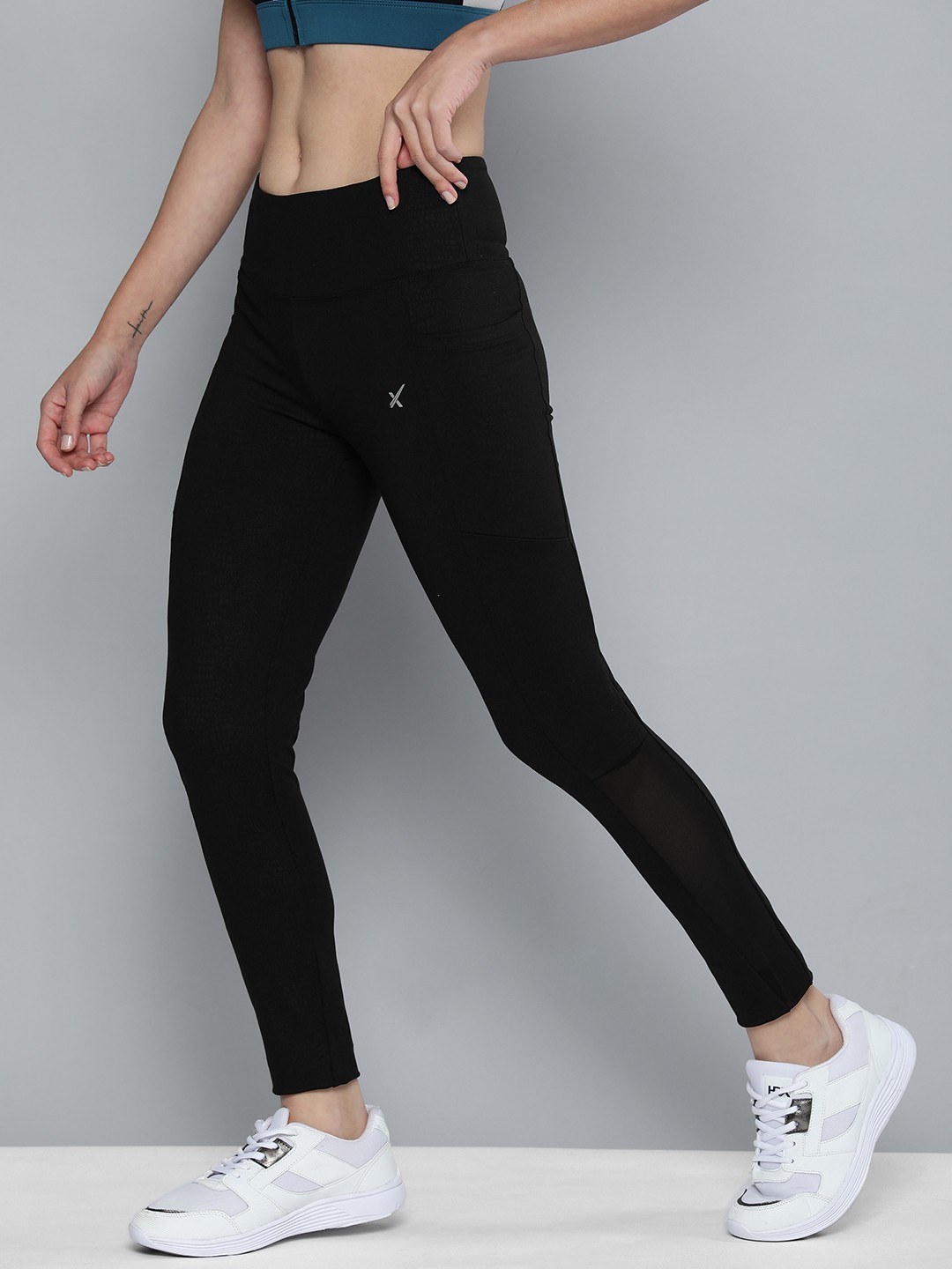 

HRX By Hrithik Roshan Women Black Patterned Running Rapid-Dry Technology Tights