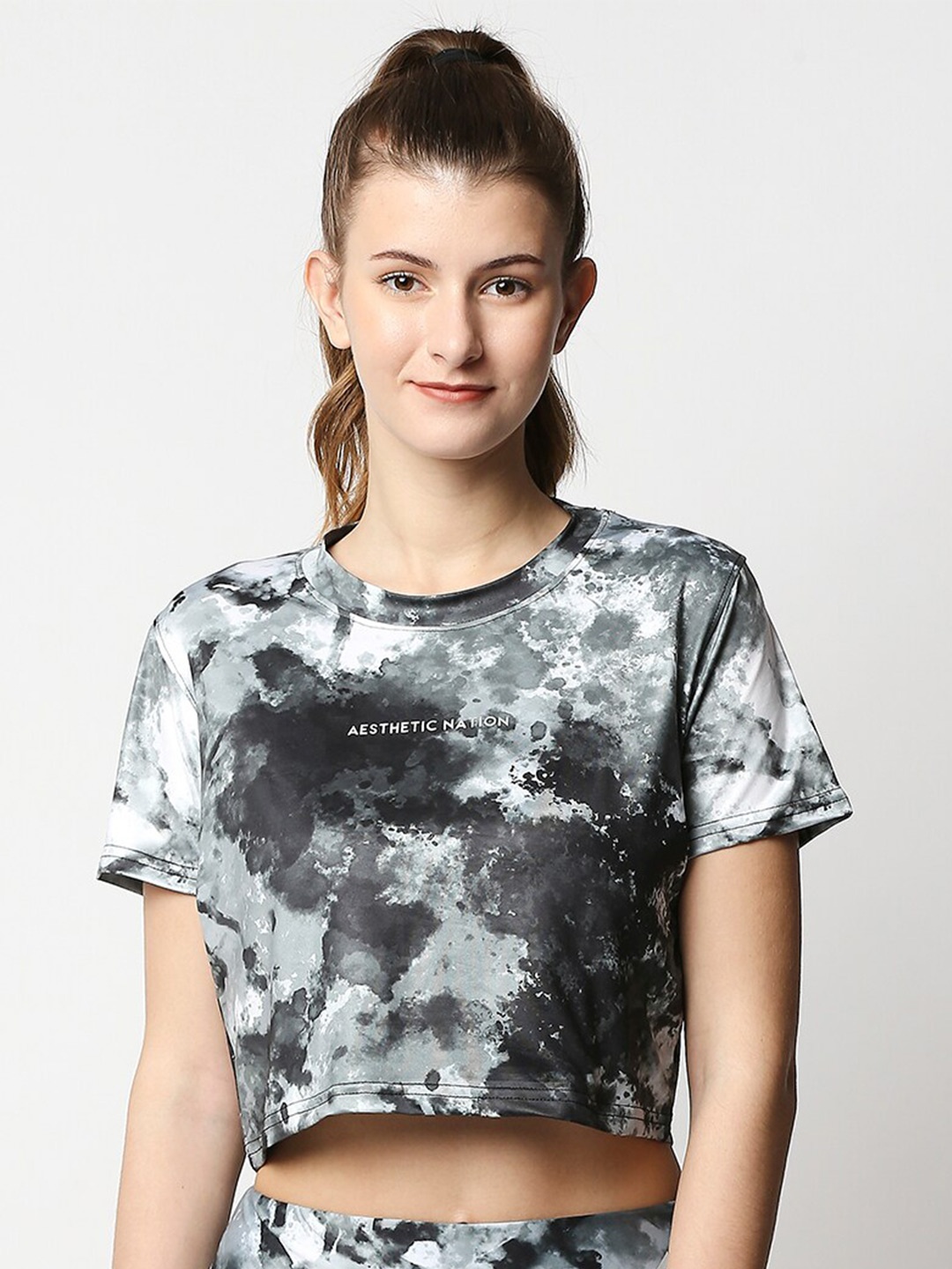 

AESTHETIC NATION Women White & Black Tie and Dye Printed Antimicrobial Boxy T-shirt
