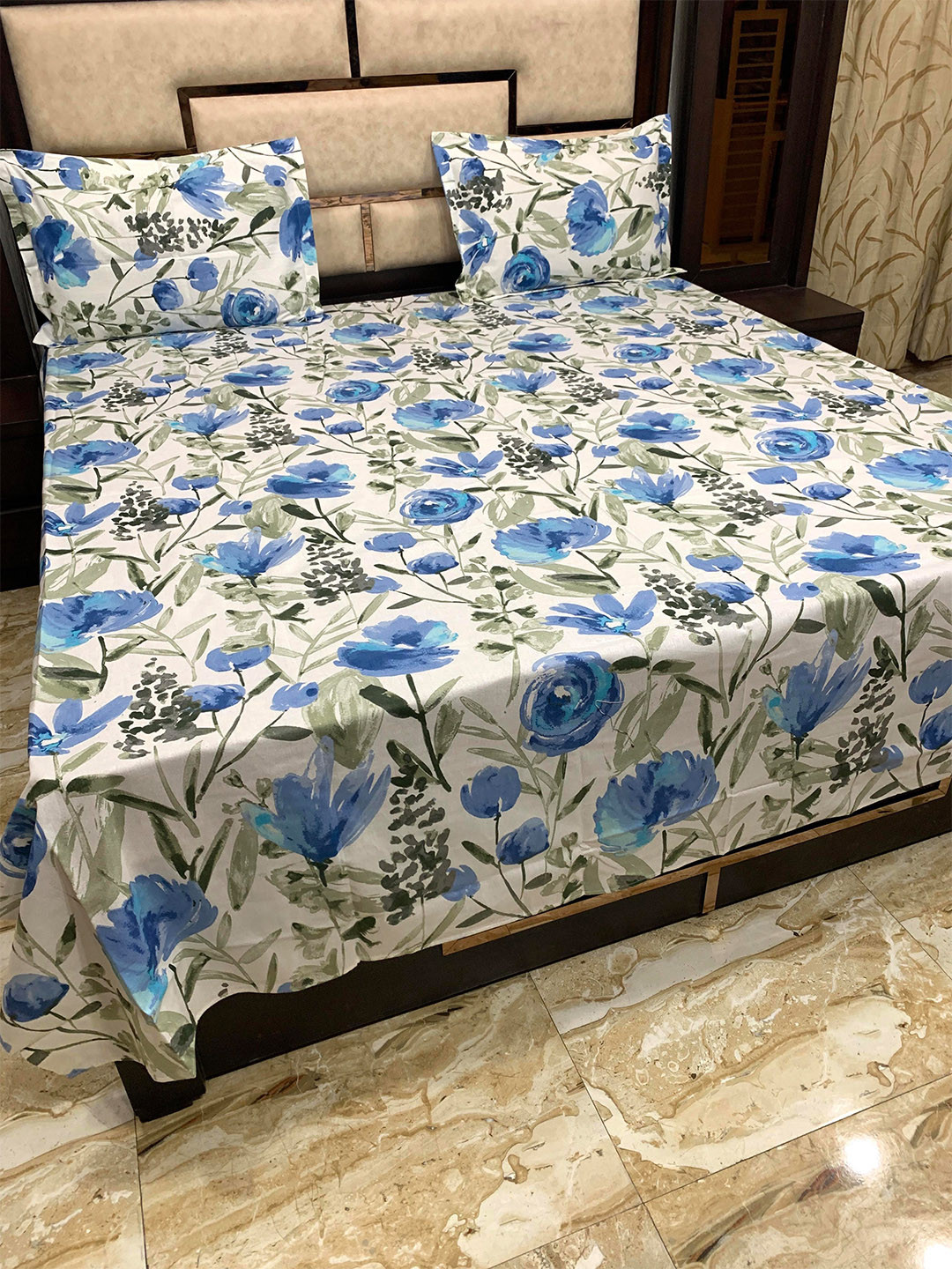 

Pure Decor Blue & White 300 TC Pure Cotton Passion Queen Bedsheet with 2 Pillow Covers