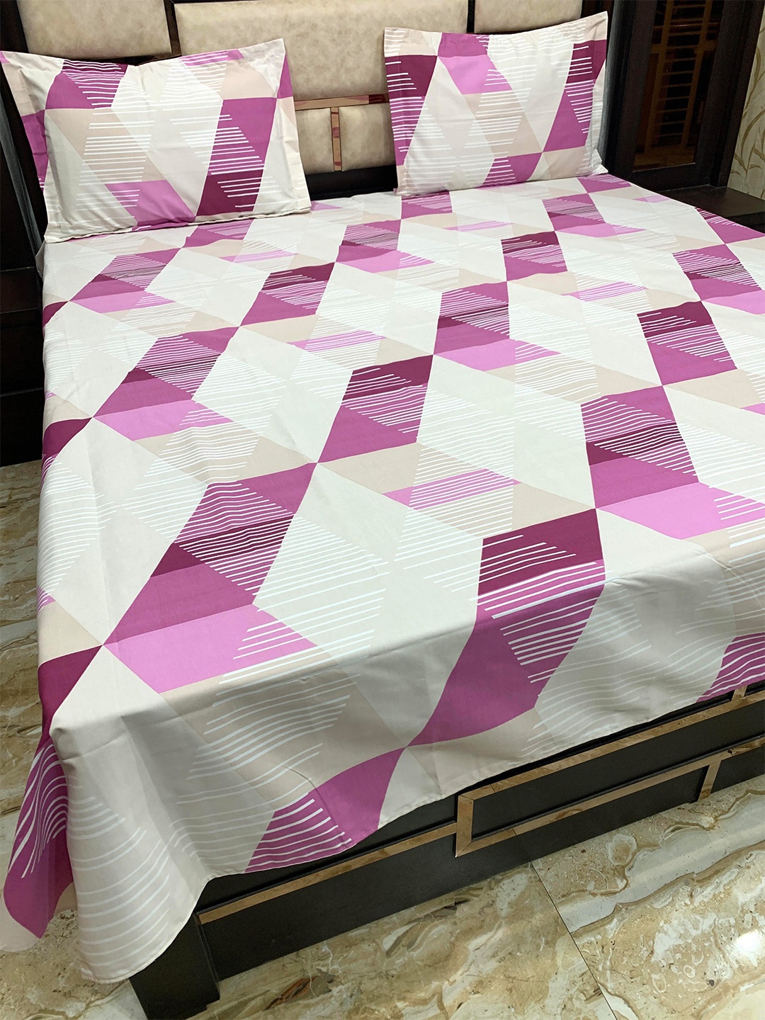 

Pure Decor Pink & White 300 TC Pure Cotton Passion Queen Bedsheet with 2 Pillow Covers