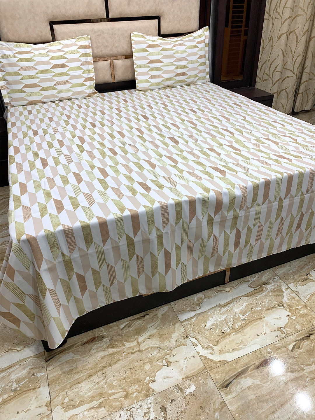 

Pure Decor Brown & White 300 TC Pure Cotton Passion Queen Bedsheet with 2 Pillow Covers
