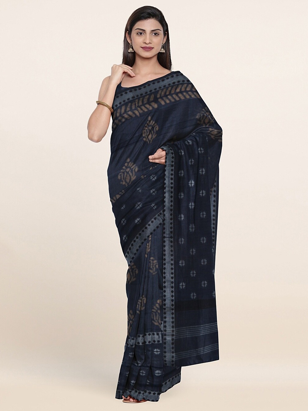 

Pothys Blue & Grey Floral Printed Jute Cotton Saree