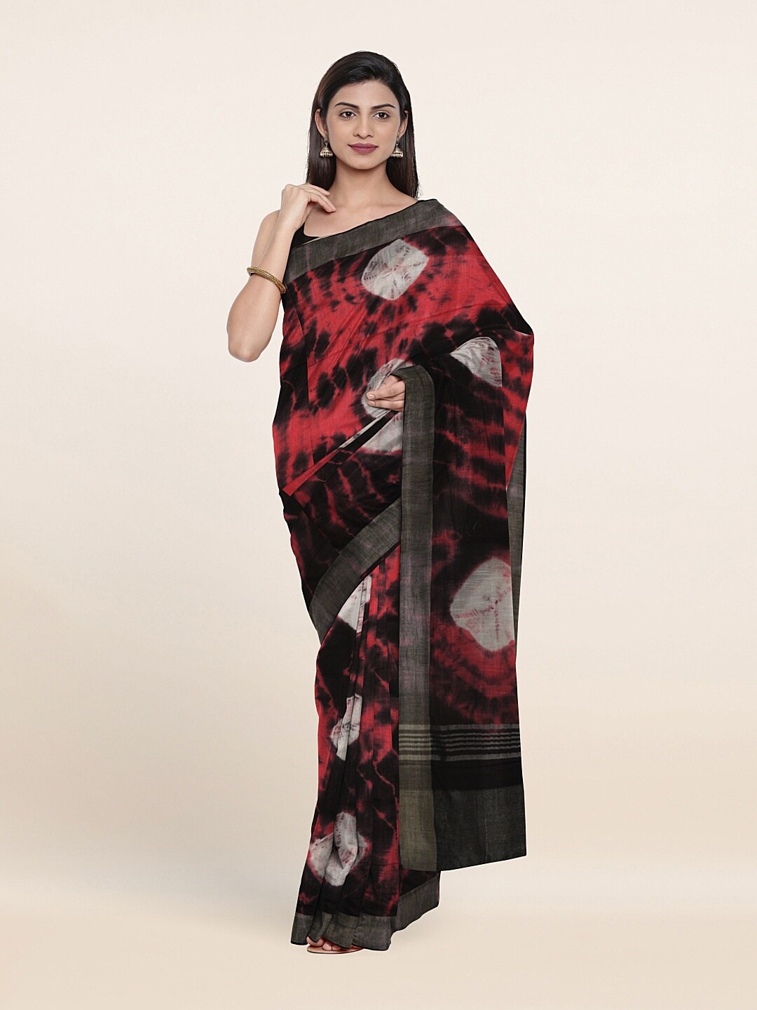 

Pothys Black & Red Geometric Dyed Jute Cotton Saree