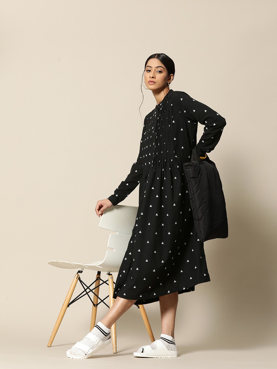 

BOWER Black & White A-Line Midi Cotton Dobby Dress With pockets