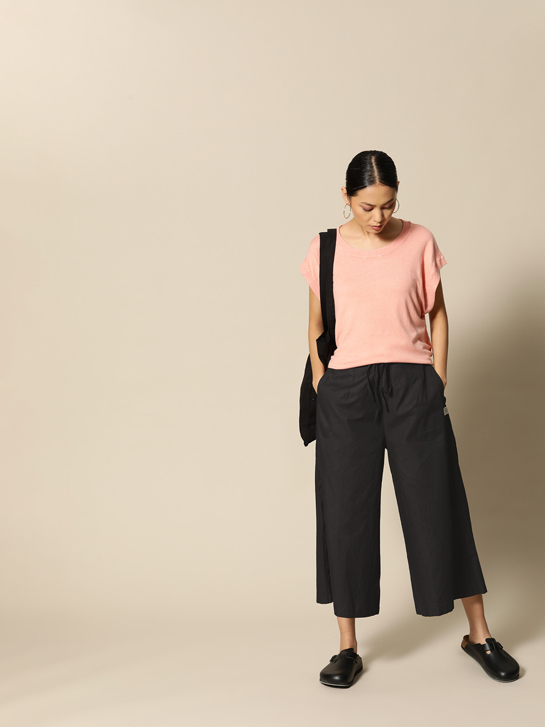 

BOWER Women Black Solid Cotton Adjustable Mid-Rise Cropped Trousers with Pockets