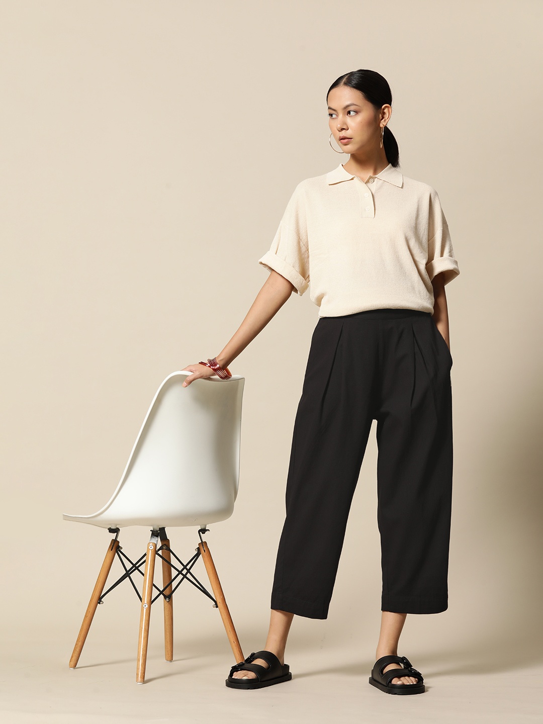 

BOWER Women Black Solid Premium Cotton Twill Relaxed Cropped Trousers