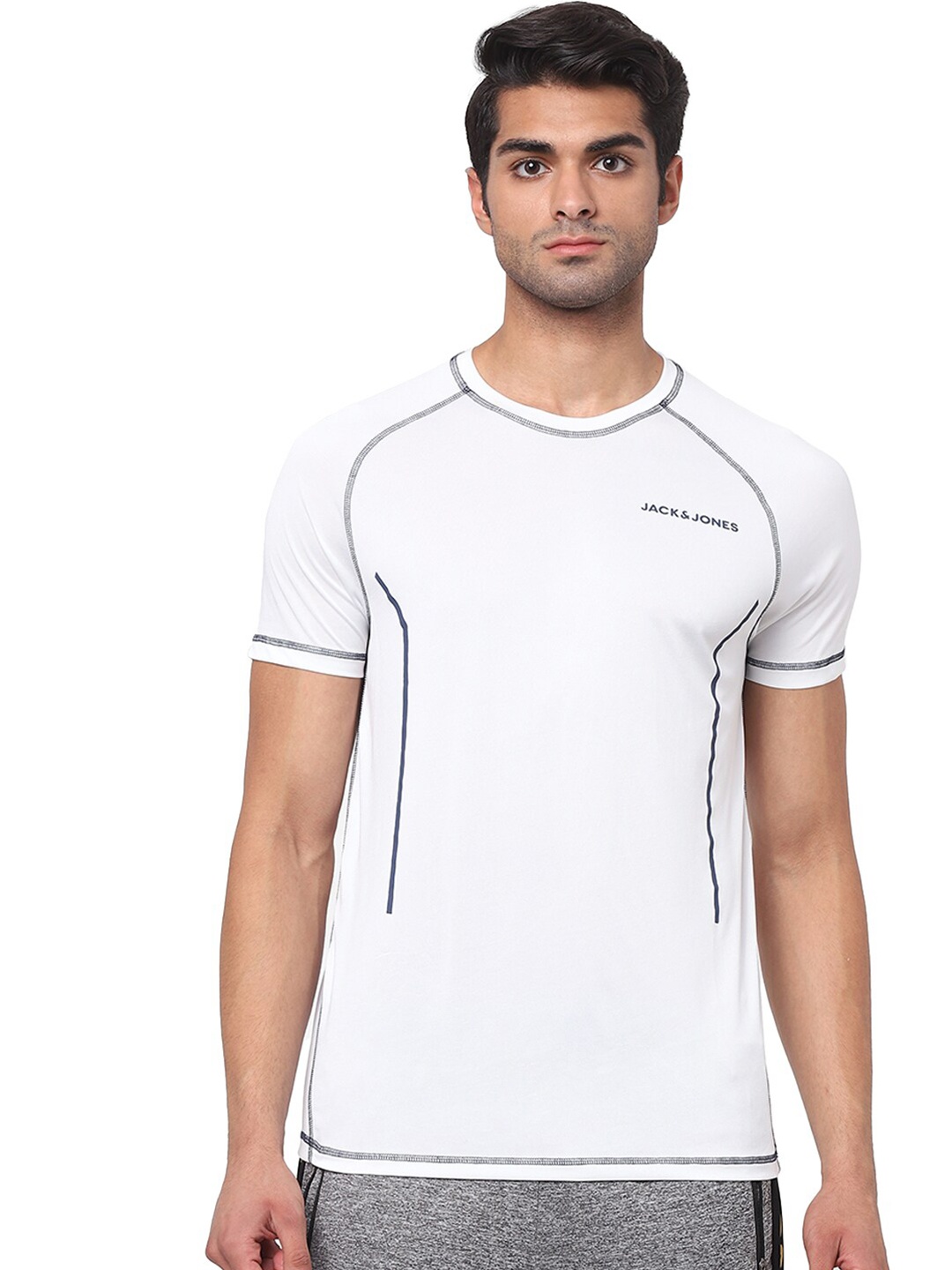 

Jack & Jones Men White & Black Solid T-shirt
