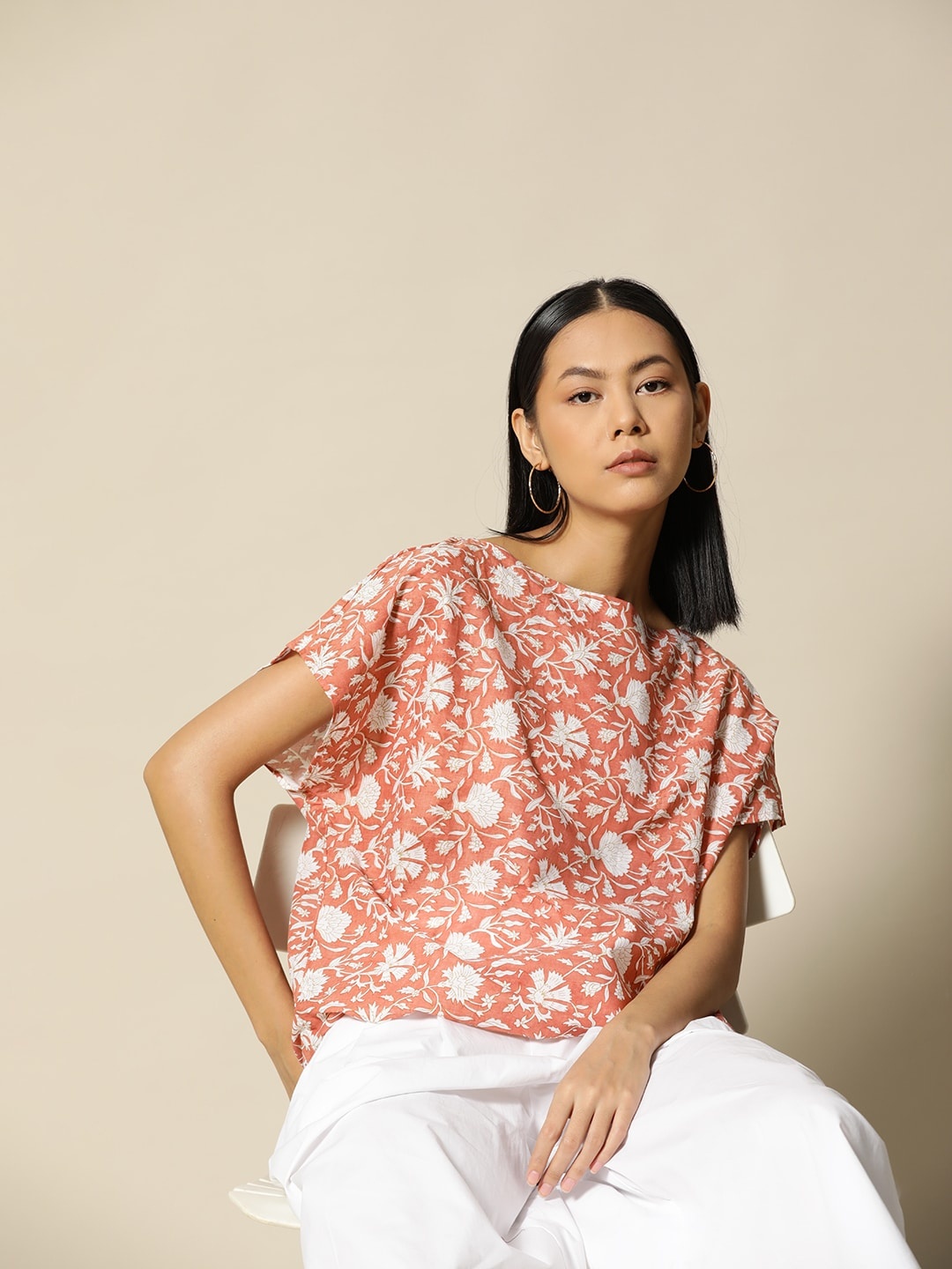 

BOWER Rust Orange & White Floral Print Cotton Extended Sleeves Oversized Top