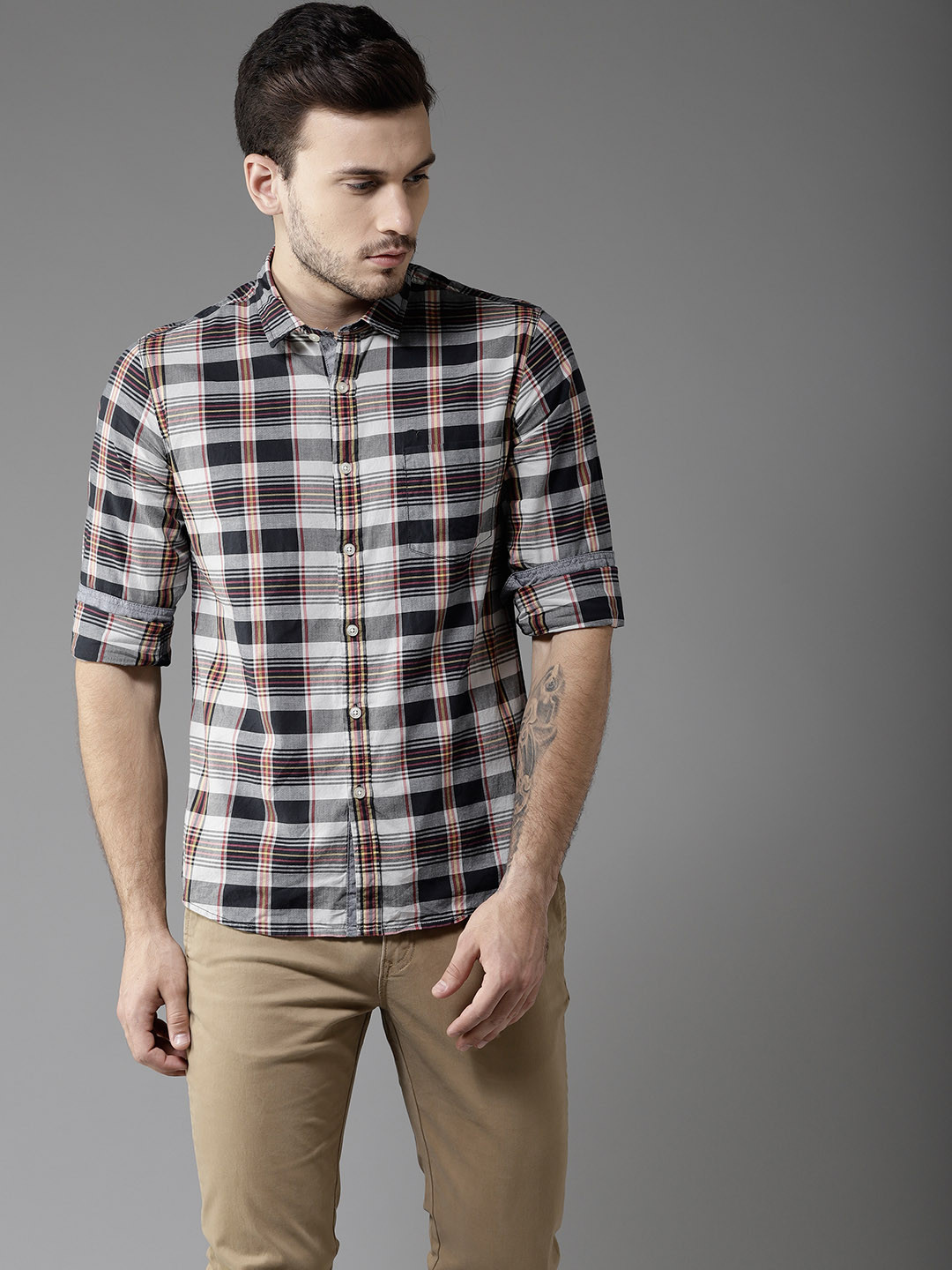 

Flying Machine Men Grey & Black Checked Casual Shirt, Na