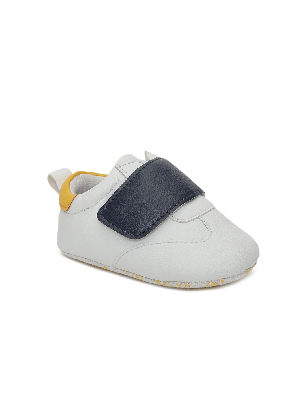 

MINI KLUB Boys White Colourblocked PU Slip-On Sneakers