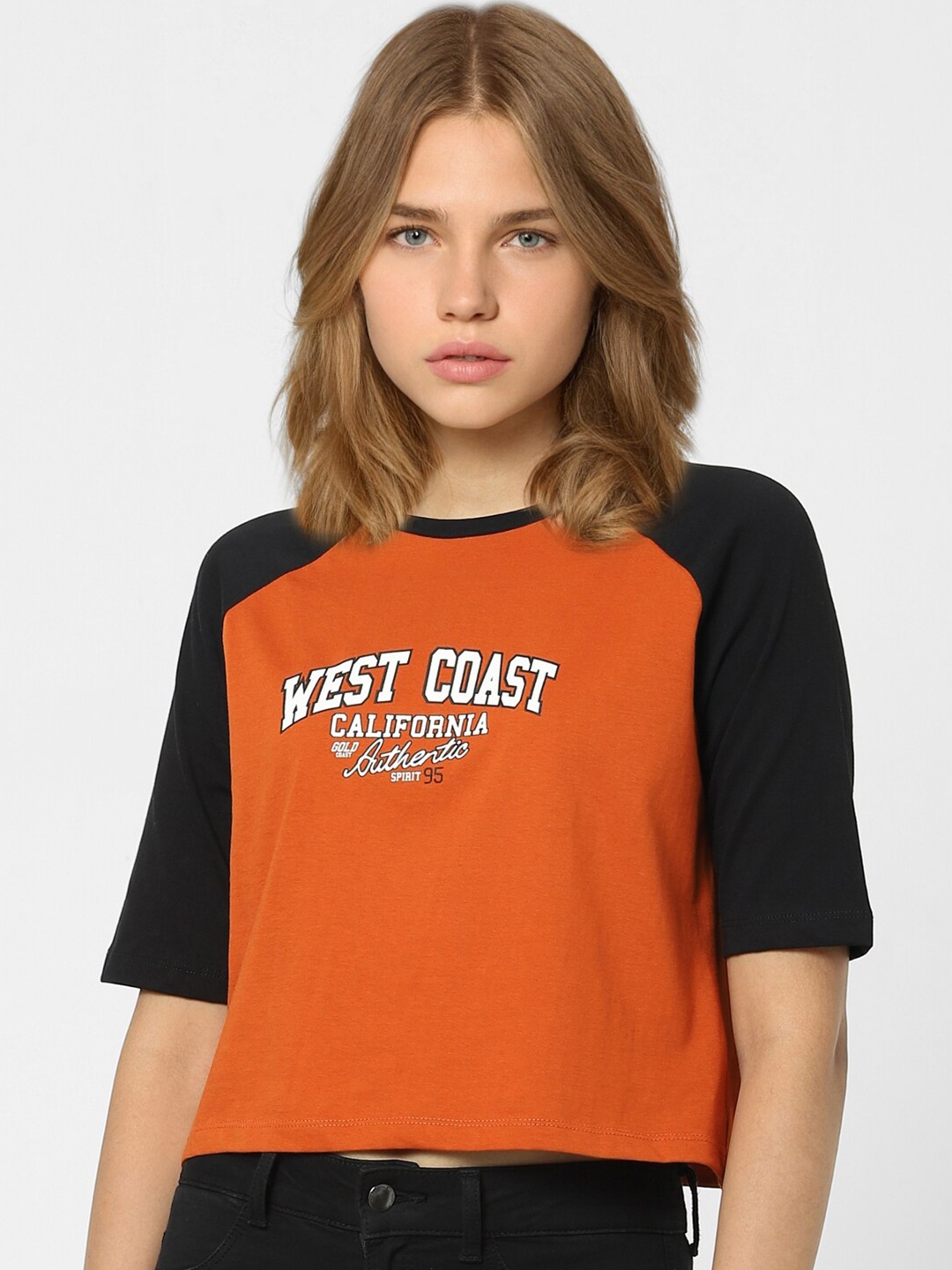 

ONLY Women Brown & Black Typography Knitted T-shirt