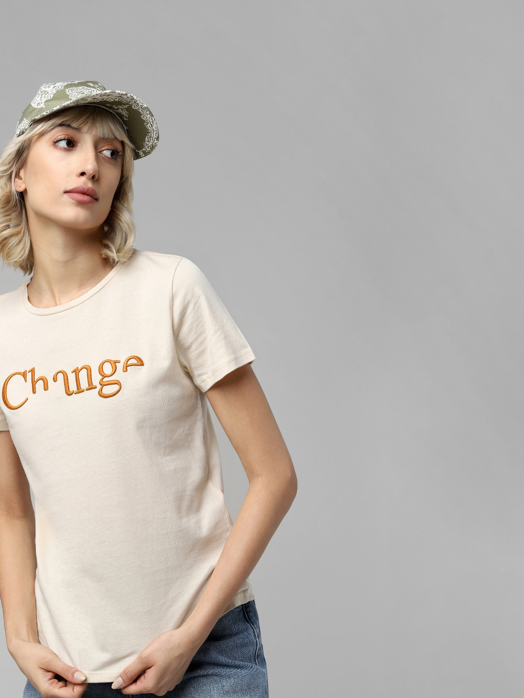 

ONLY Women Beige Typography Printed T-shirt