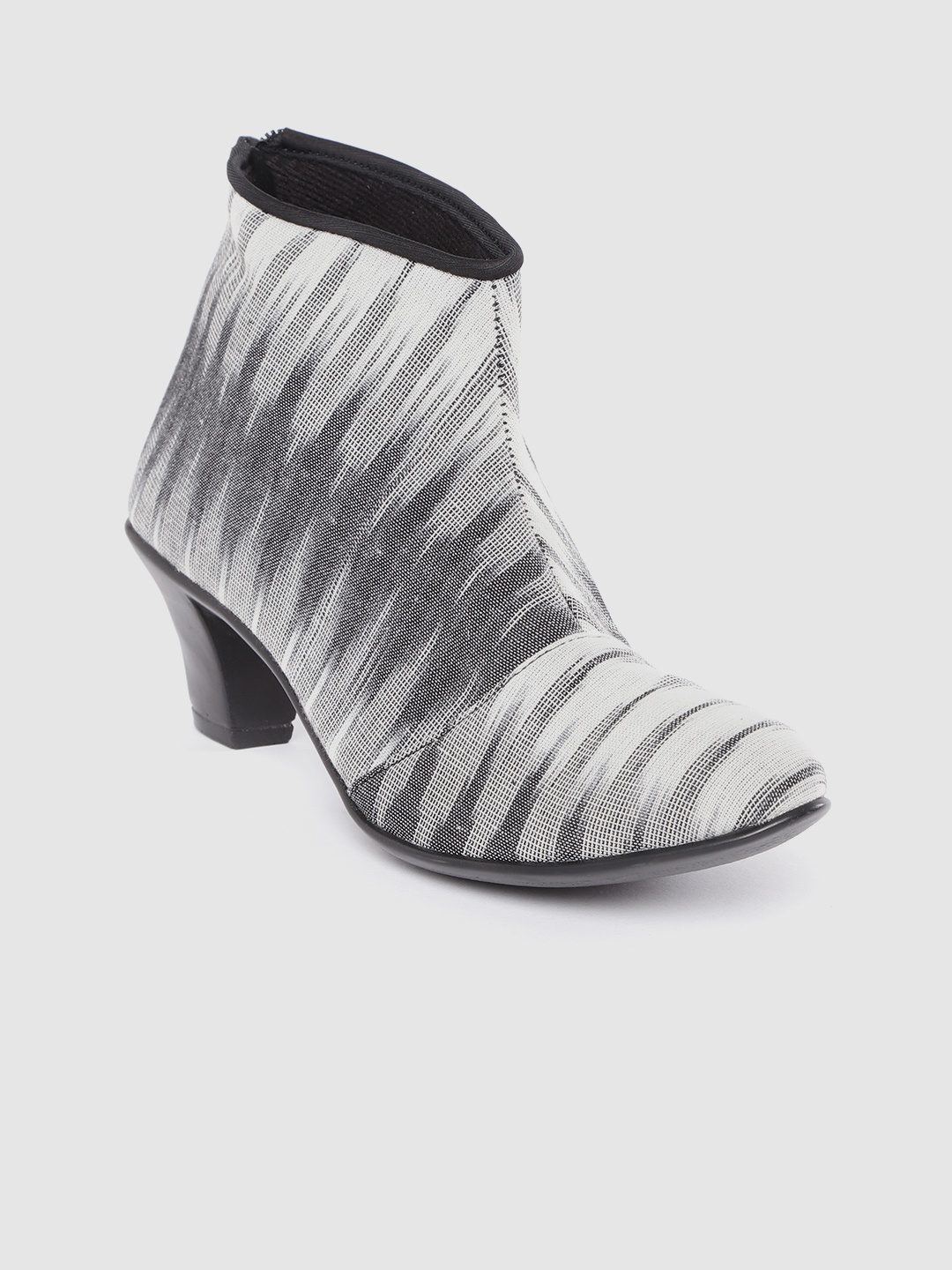 

Ekta Women White & Charcoal Grey Ikat Woven Design Boots
