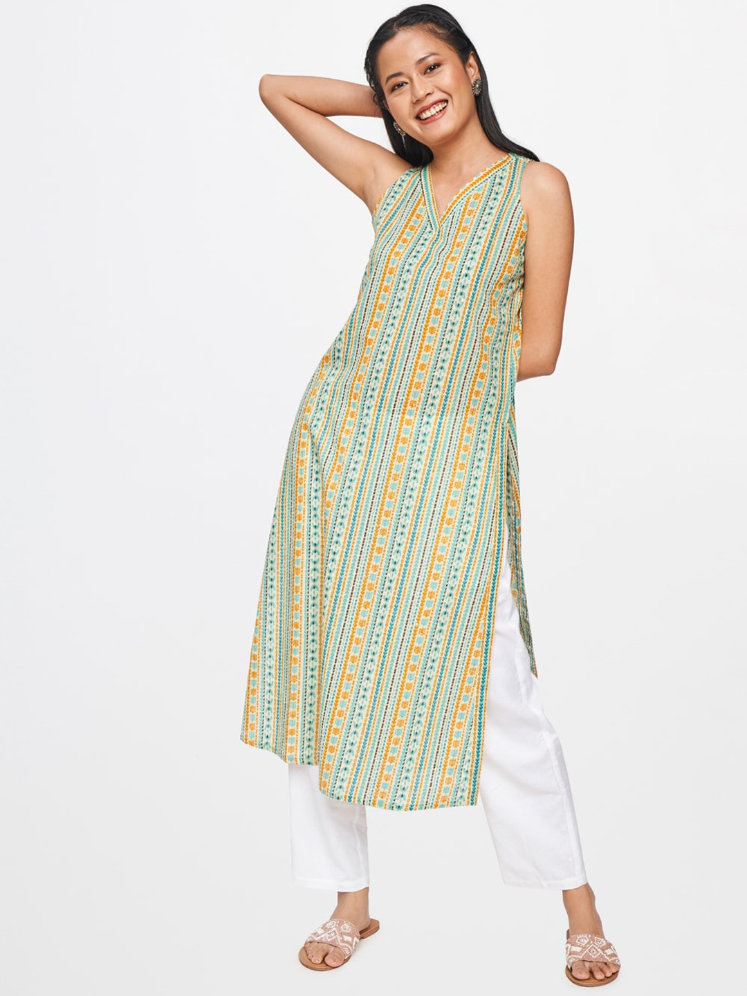 

Global Desi Women Off White Striped Kurta