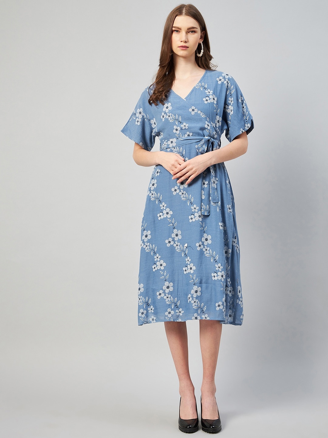 

Carlton London Women Blue Floral Midi Dress