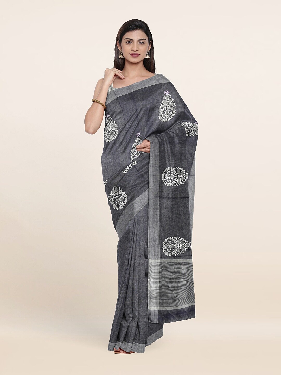 

Pothys Grey & White Floral Zari Tissue Saree