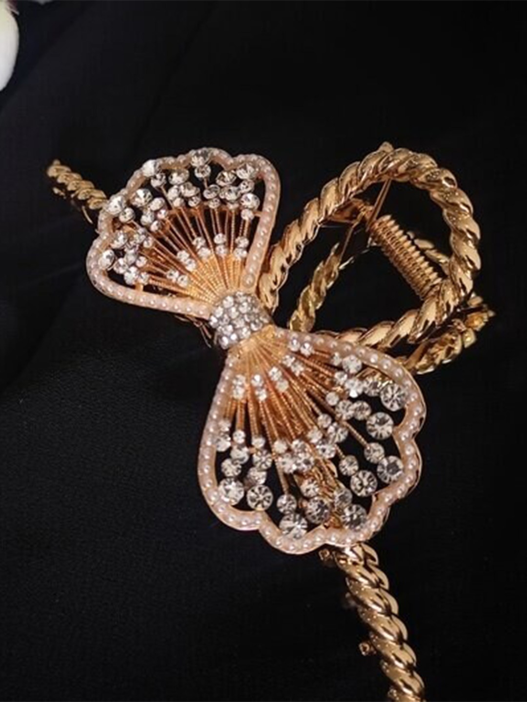 

ANNA CREATIONS Women Gold-Toned & White Embellished Claw Clip