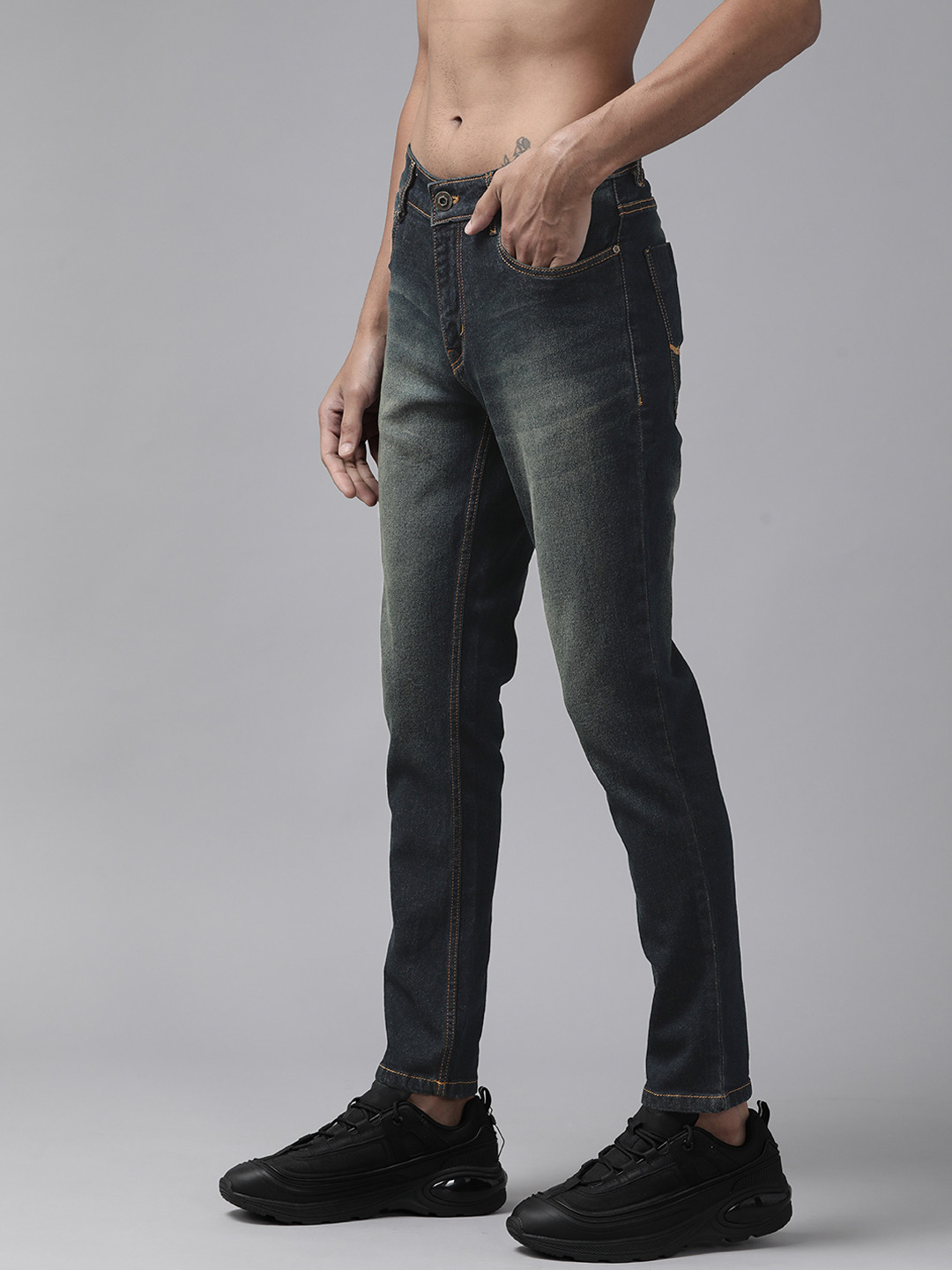 

Roadster Men Navy Blue Skinny Fit Light Fade Stretchable Jeans