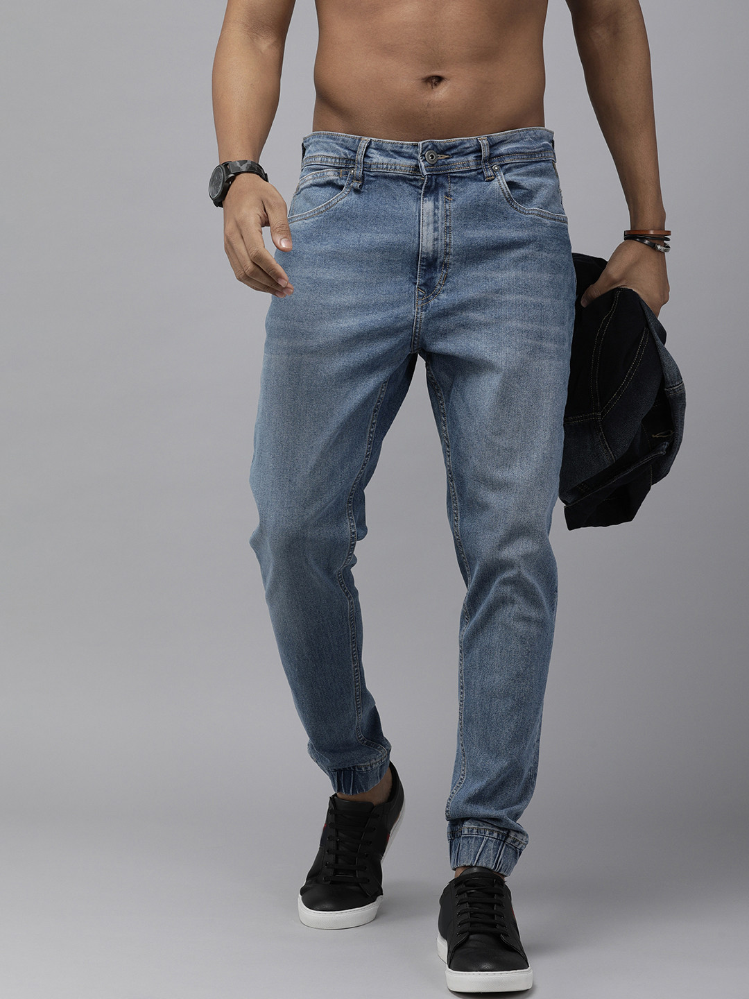 

Roadster Men Blue Jogger Light Fade Stretchable Jeans