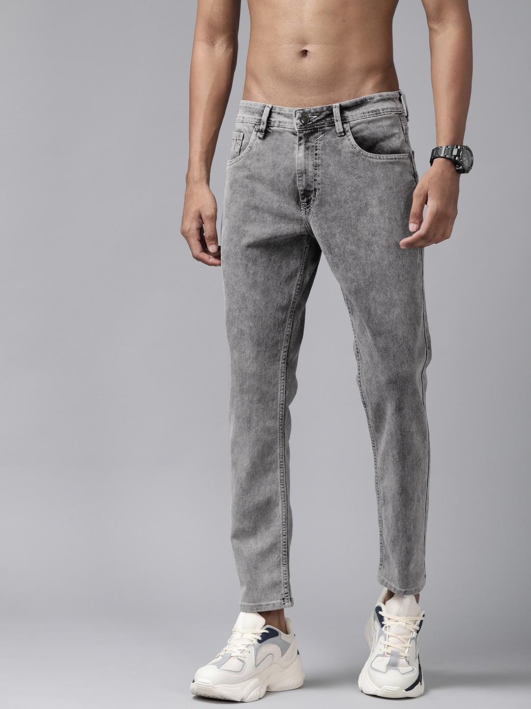 

Roadster The Lifestyle Co. Men Slim Tapered Fit Stretchable Jeans, Charcoal