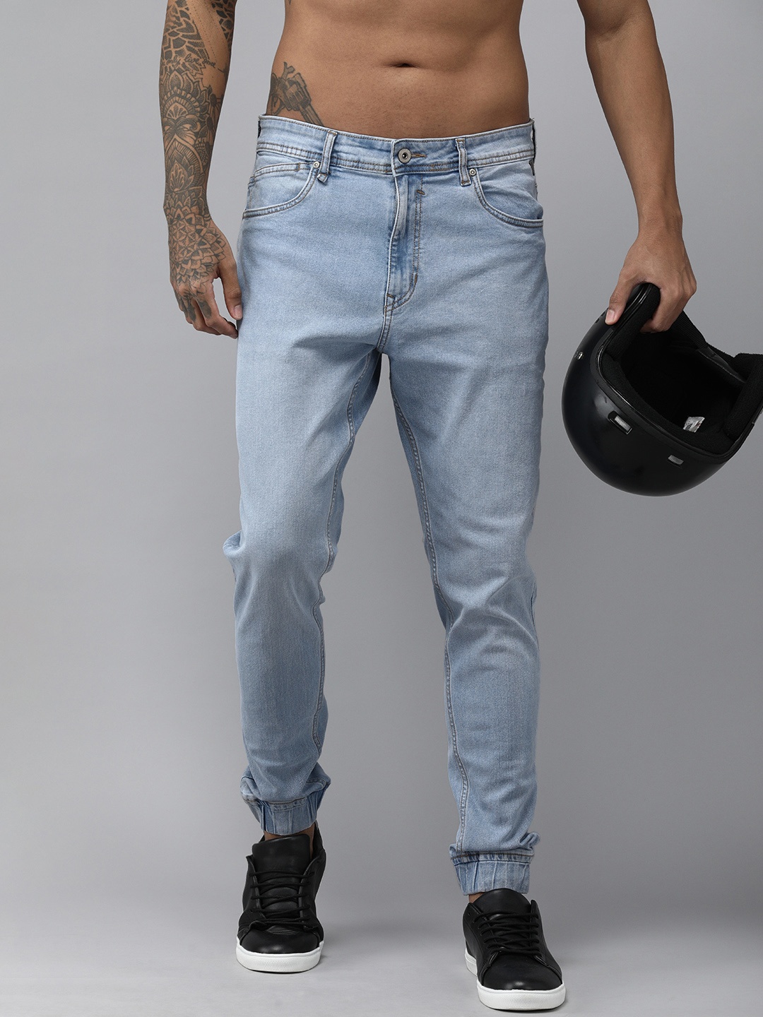 

Roadster Men Blue Jogger Light Fade Stretchable Jeans