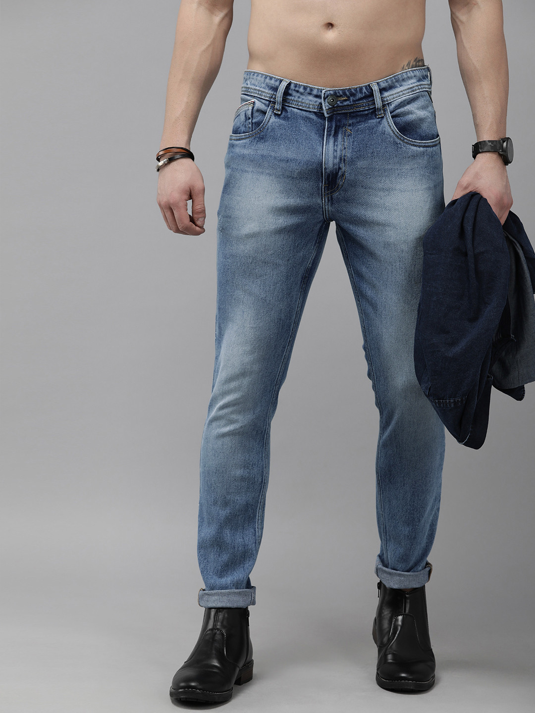 

The Roadster Lifestyle Co Men Blue Skinny Fit Heavy Fade Stretchable Jeans