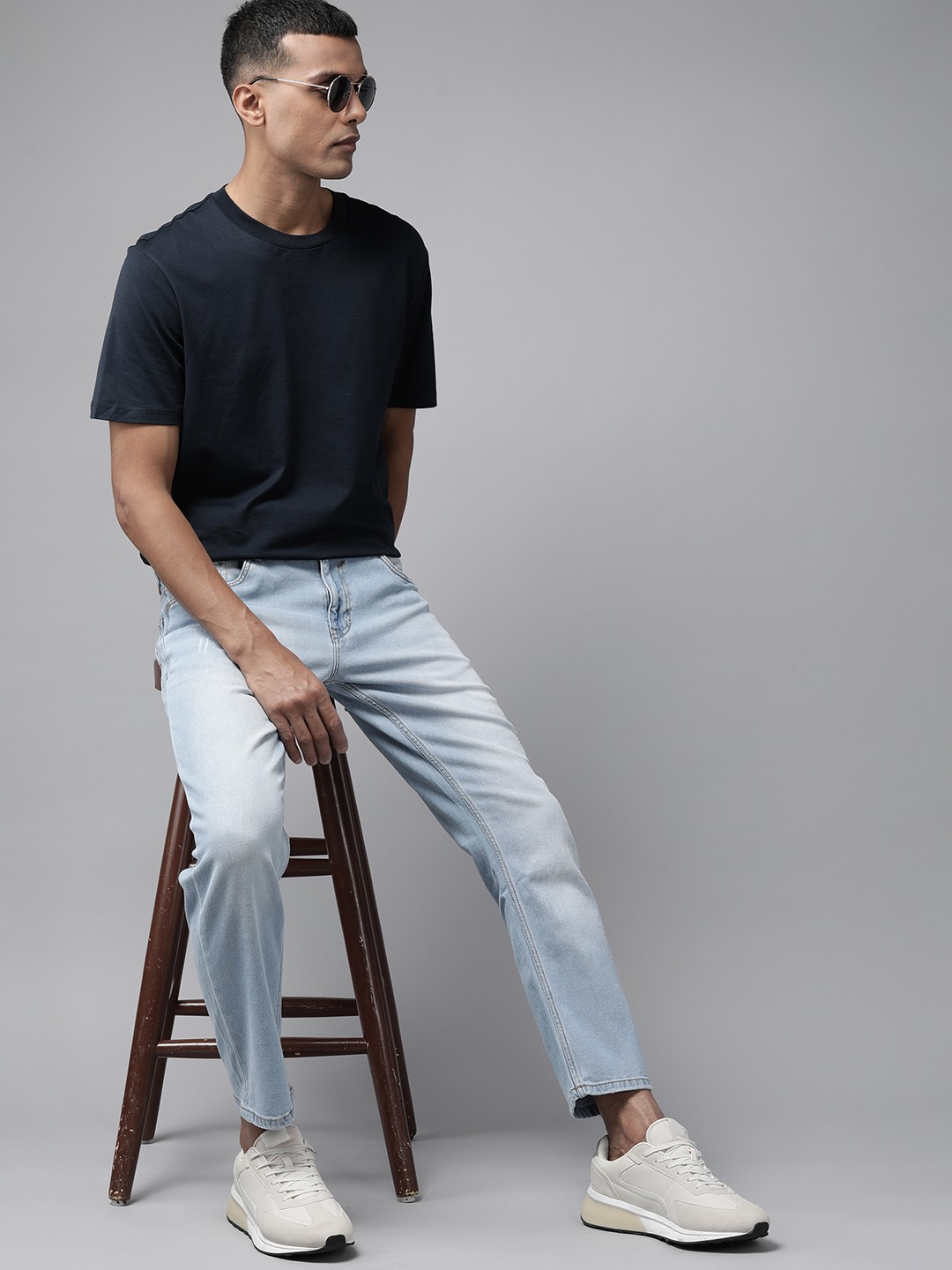 

The Roadster Lifestyle Co. Men Slim Tapered Fit Heavy Fade Stretchable Jeans, Blue