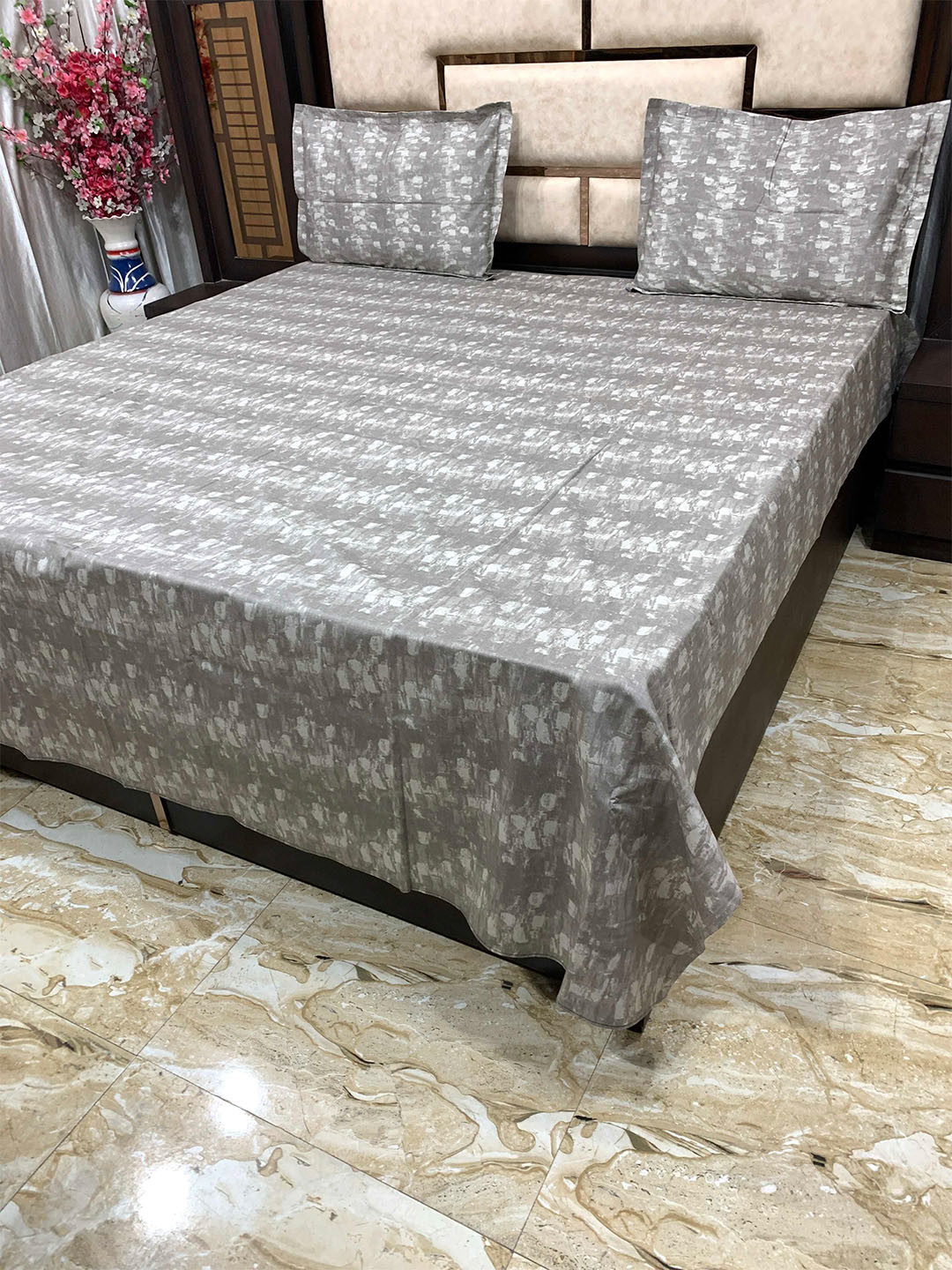 

Pure Decor Grey & White Printed 300 TC Queen Pure Cotton Bedsheet with 2 Pillow Covers