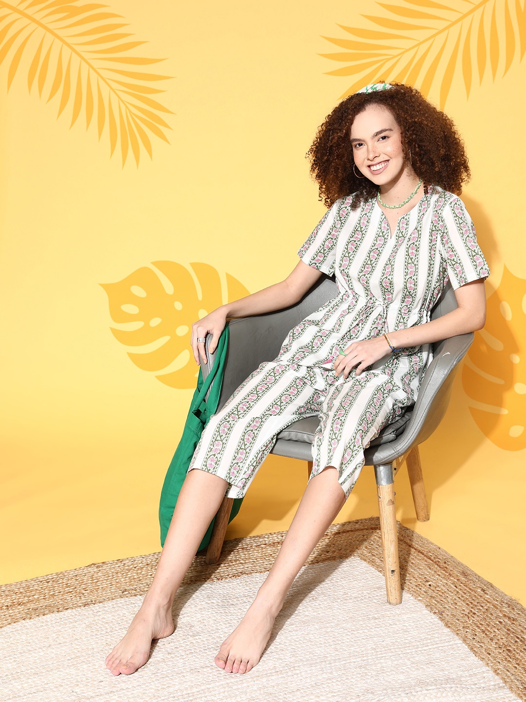 

Katn India Women White & Green Striped Cotton Night suit